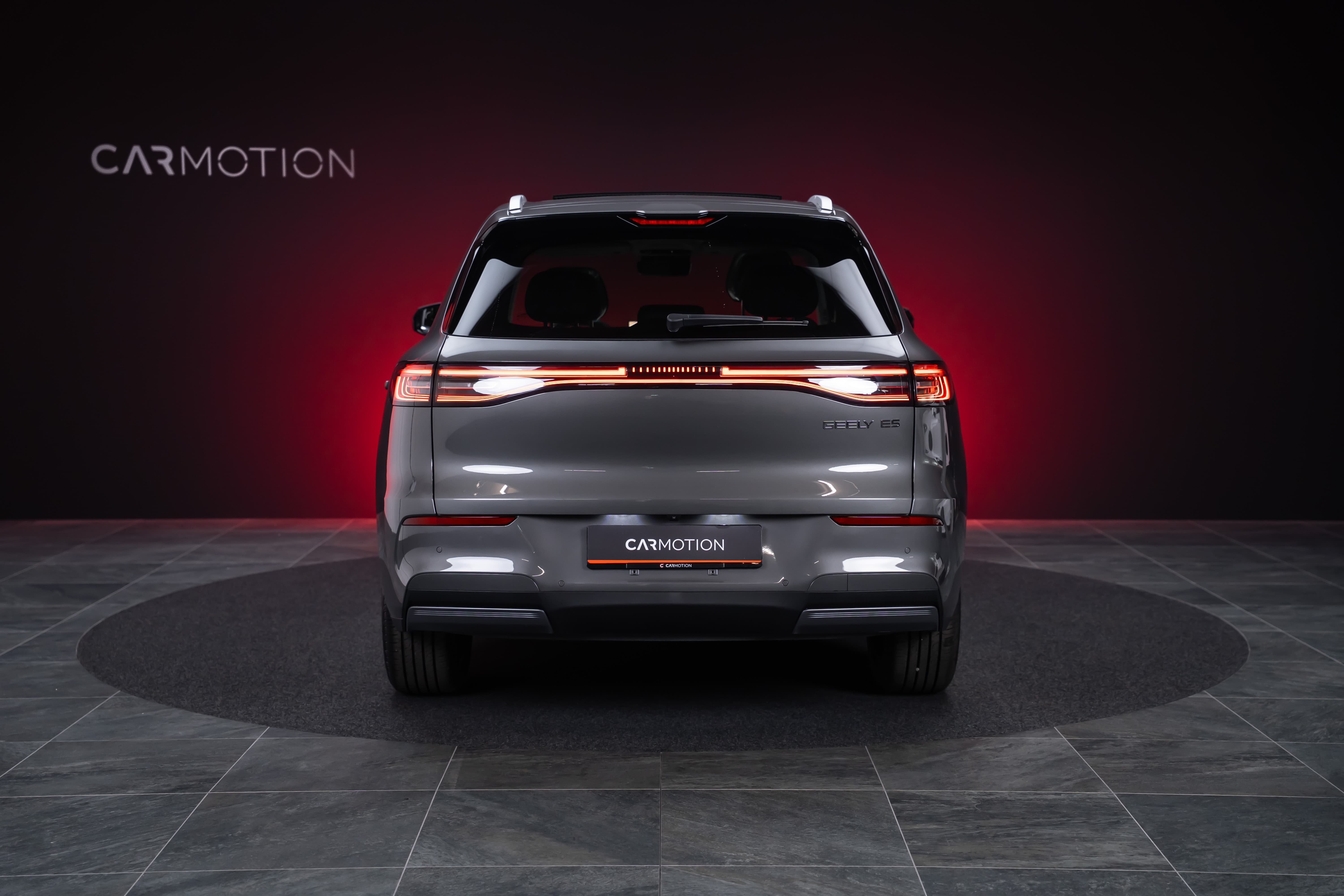 GEELY MAX + / Panorama-Glasdach / HeadUp / 360°Kamera - Bild 6