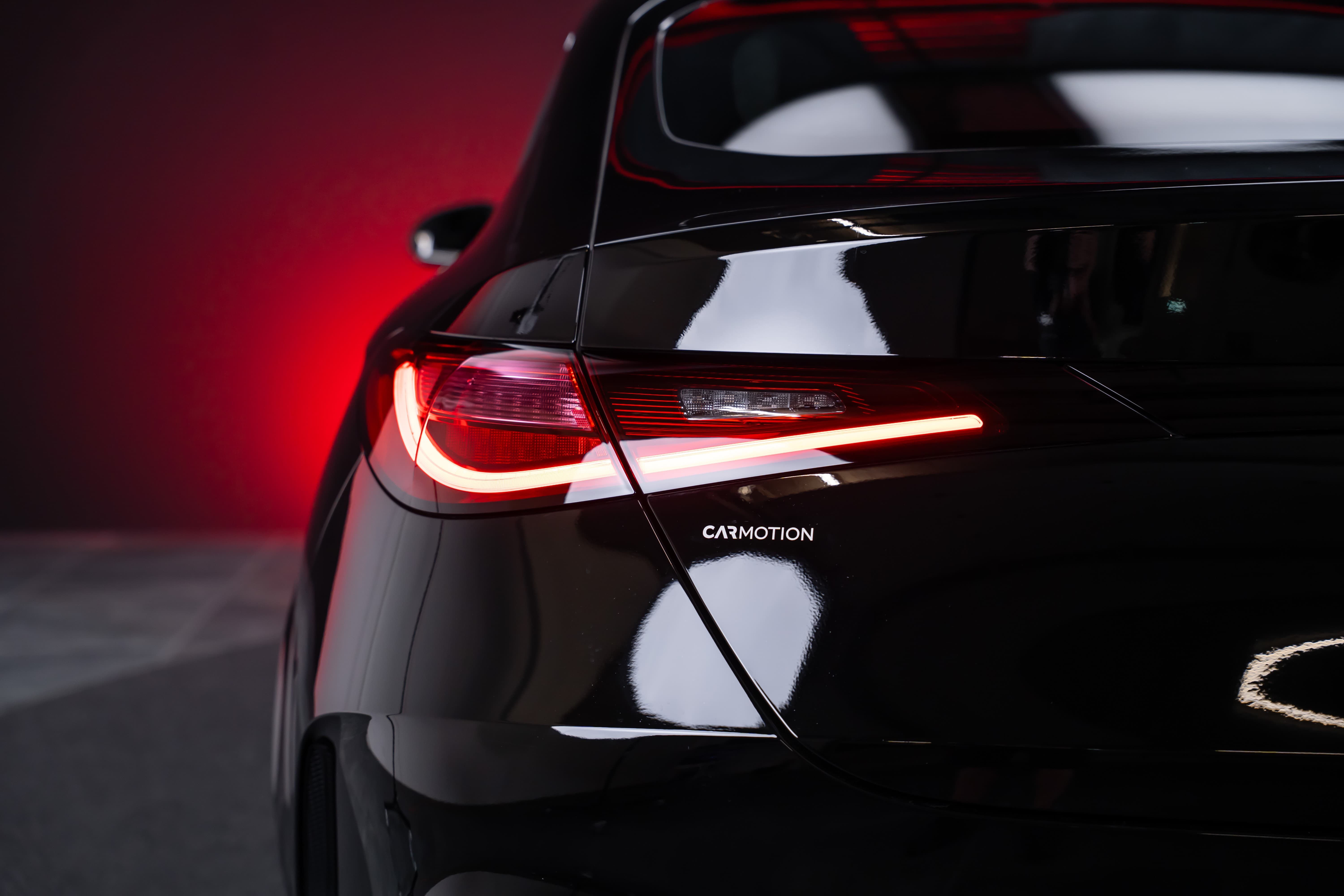 MERCEDES-BENZ GLC 300 AMG Line 4matic Coupé / Panorama-Glasdach / Burmester / 360°Kamera - Bild 8