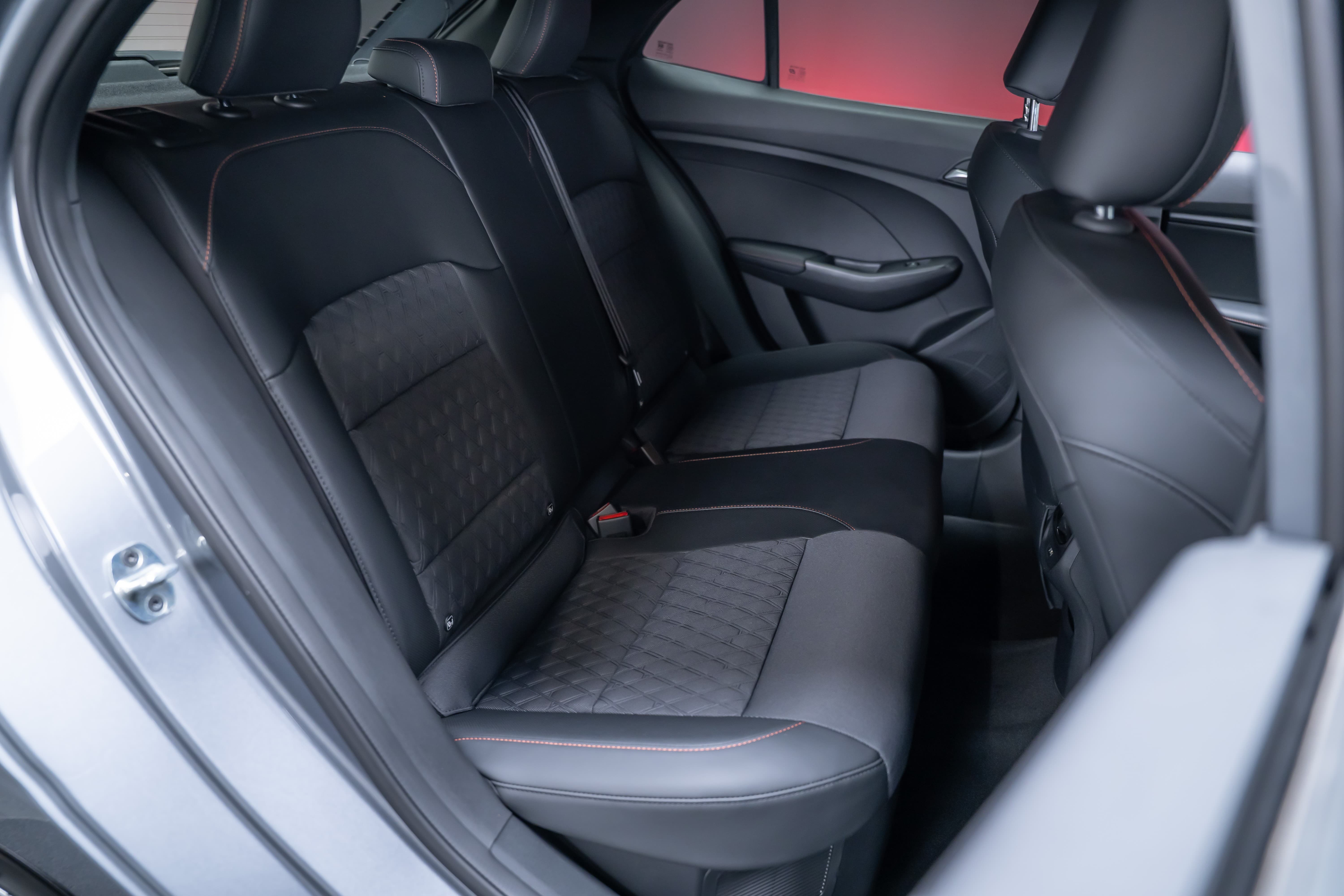 MG 3 1.5 Hybrid Luxury / 360°Kamera / Sitzheizung / Teilleder - Bild 19