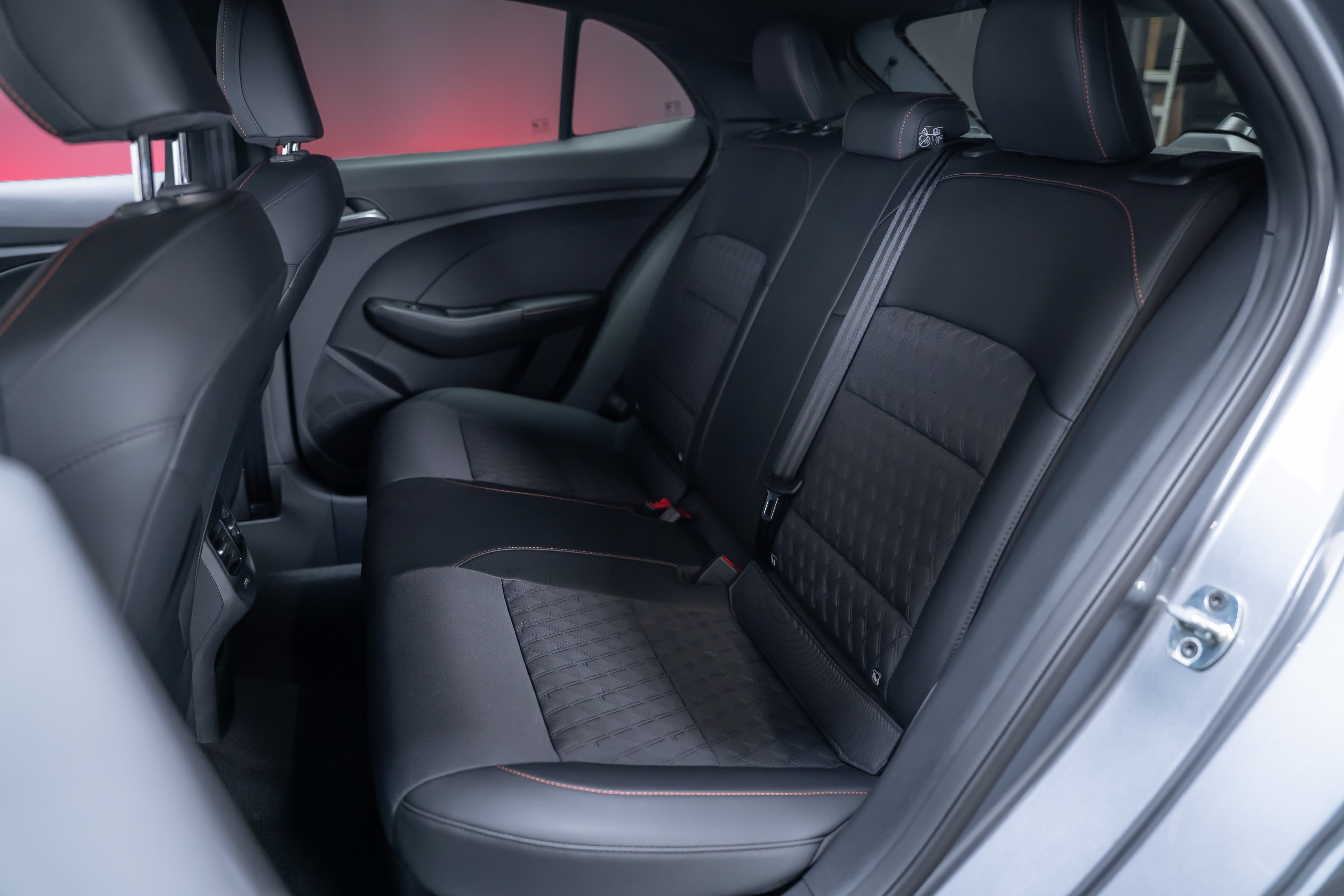 MG 3 1.5 Hybrid Luxury / 360°Kamera / Sitzheizung / Teilleder - Bild 17