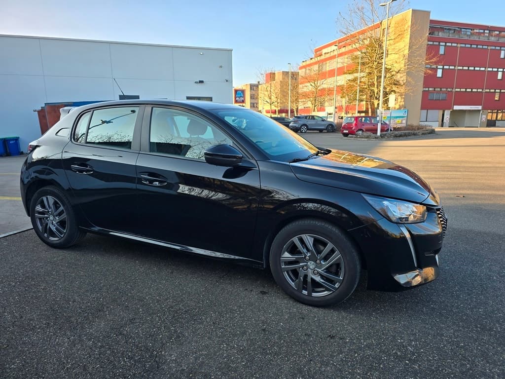 PEUGEOT 208 1.2 PureTech 100 Active Pack - Bild 10