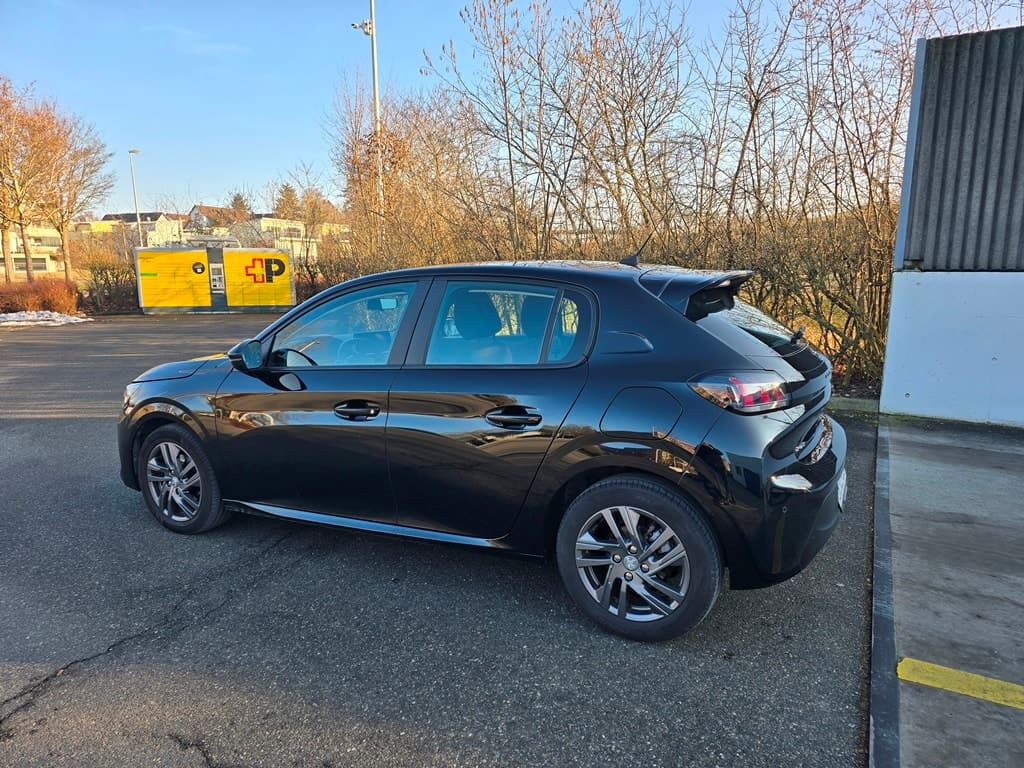 PEUGEOT 208 1.2 PureTech 100 Active Pack - Bild 4