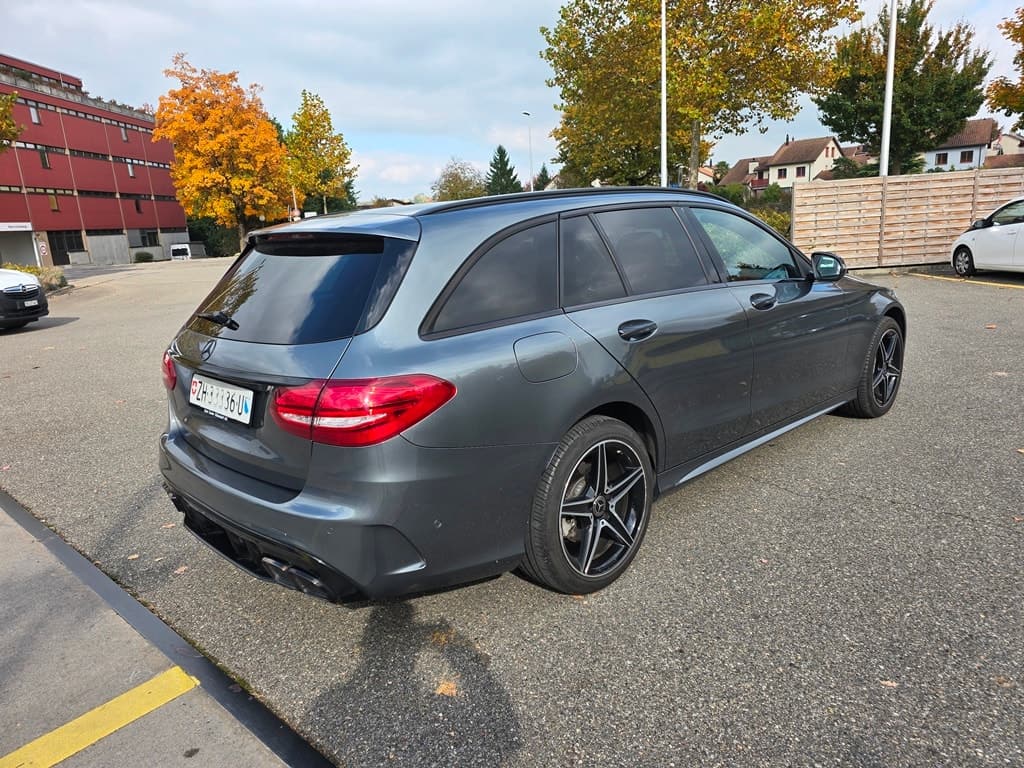 MERCEDES-BENZ C 400 AMG Line 4matic Kombi - Bild 8