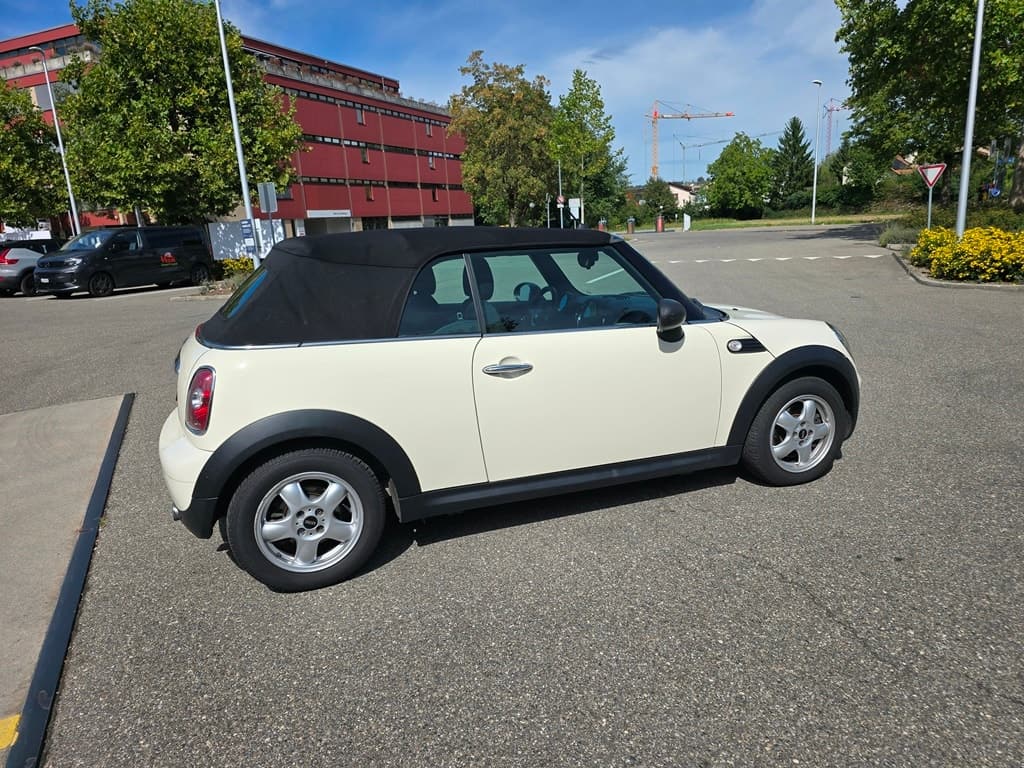 MINI Cabrio R57 1.6i One - Bild 9