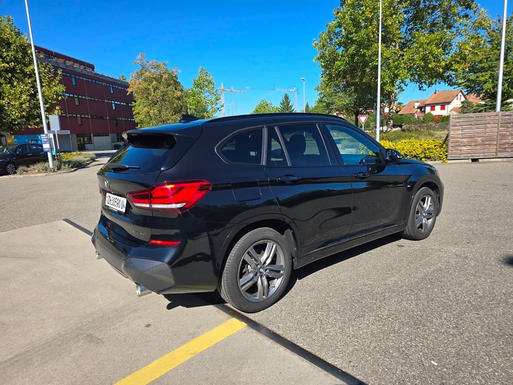 BMW X1 20i xDrive SAG - Bild 8