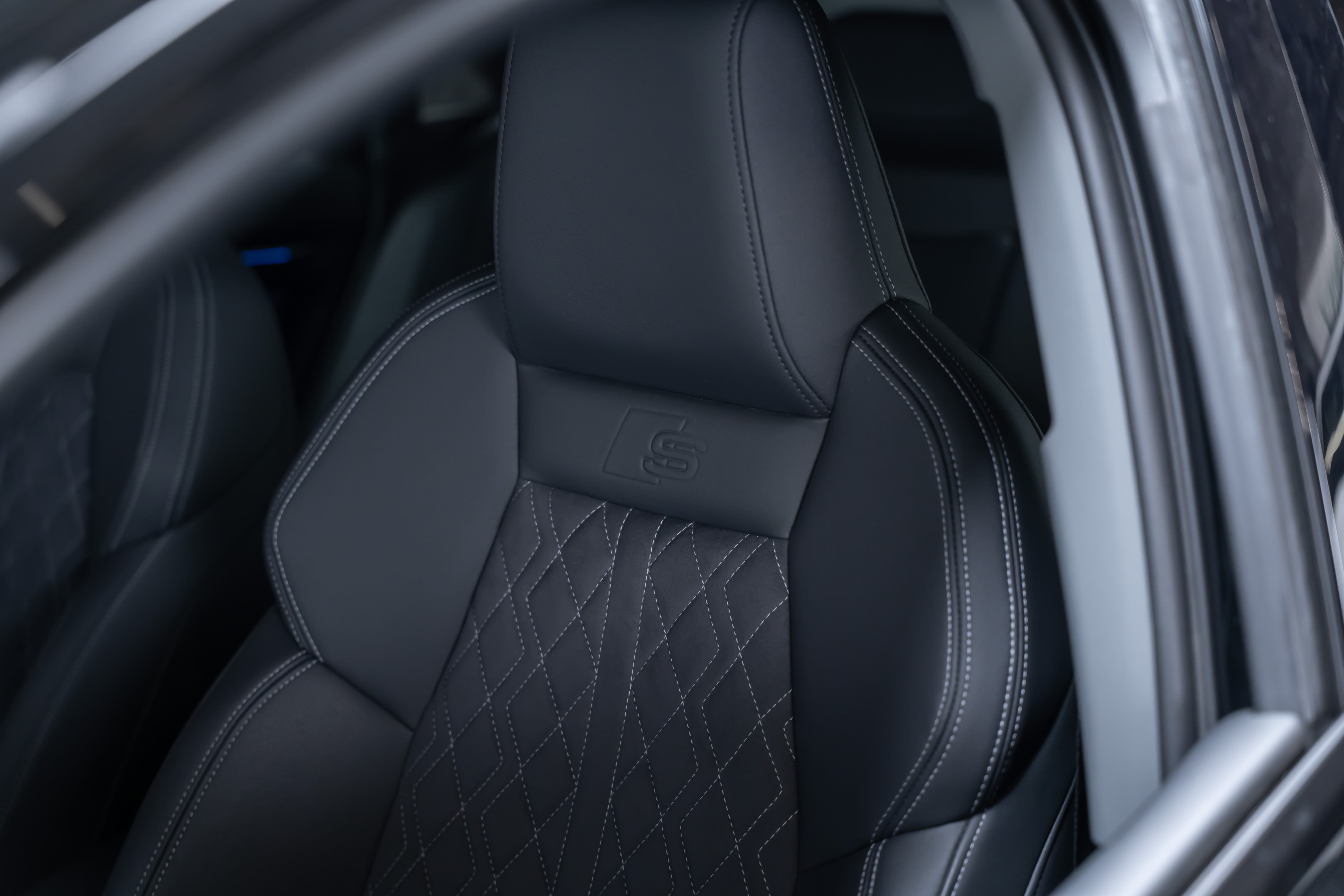 AUDI S3 Limousine 2.0 TFSI quattro S-Tronic / Sportsitze / Sportlenkrad / Virtual Cockpit - Bild 18