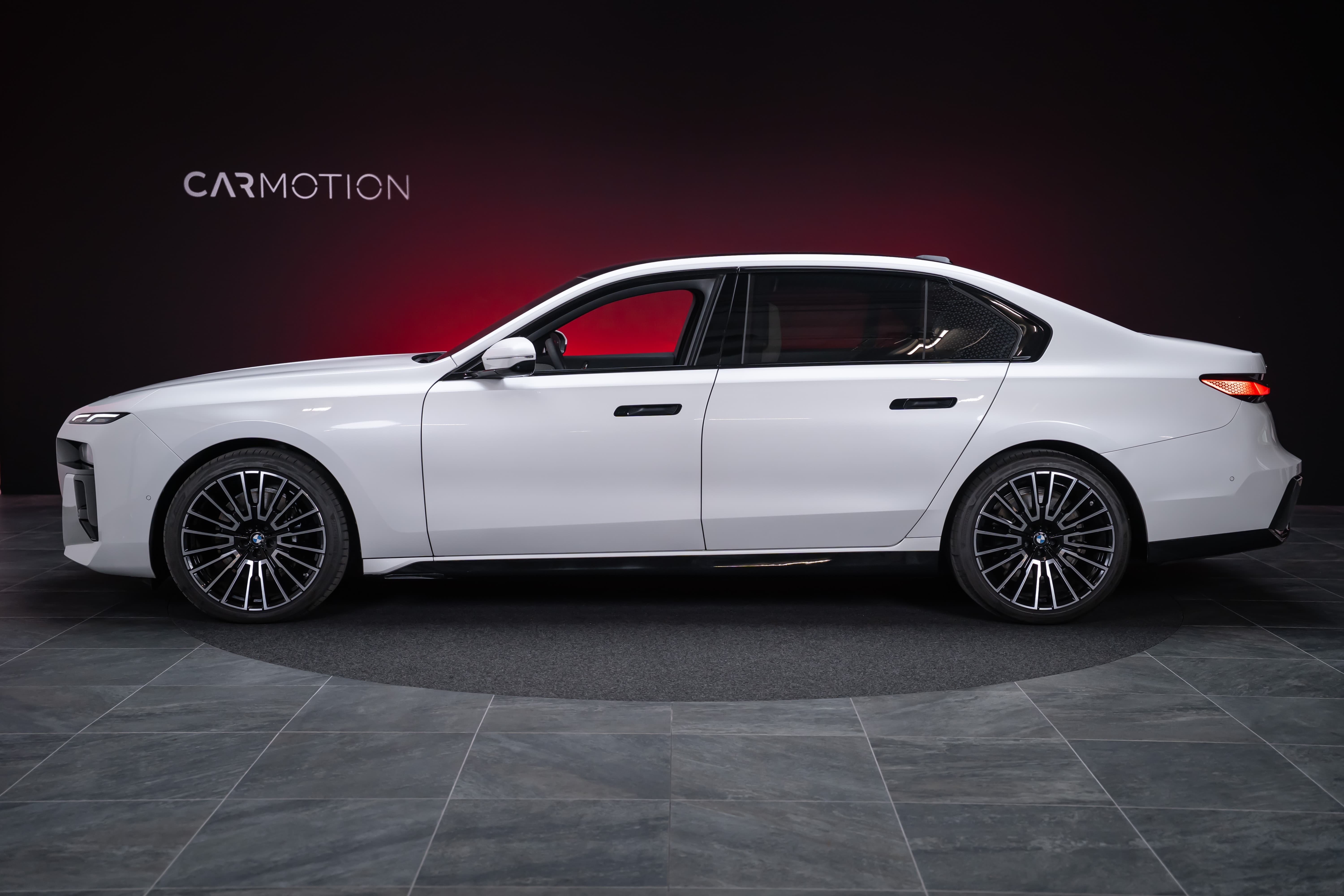 BMW 740d xDrive M Sport / Iconic Glow / Sky Lounge - Bild 11