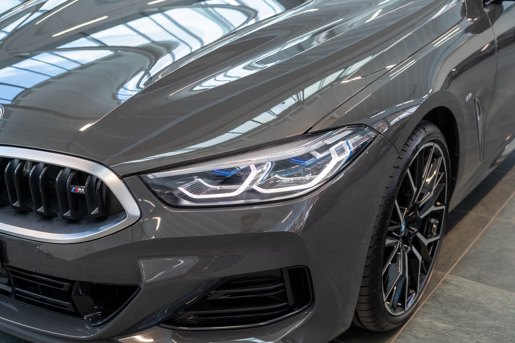 BMW M850i xDrive Gran Coupé / 360°Kamera / HeadUp / Harman/Kardon - Bild 25