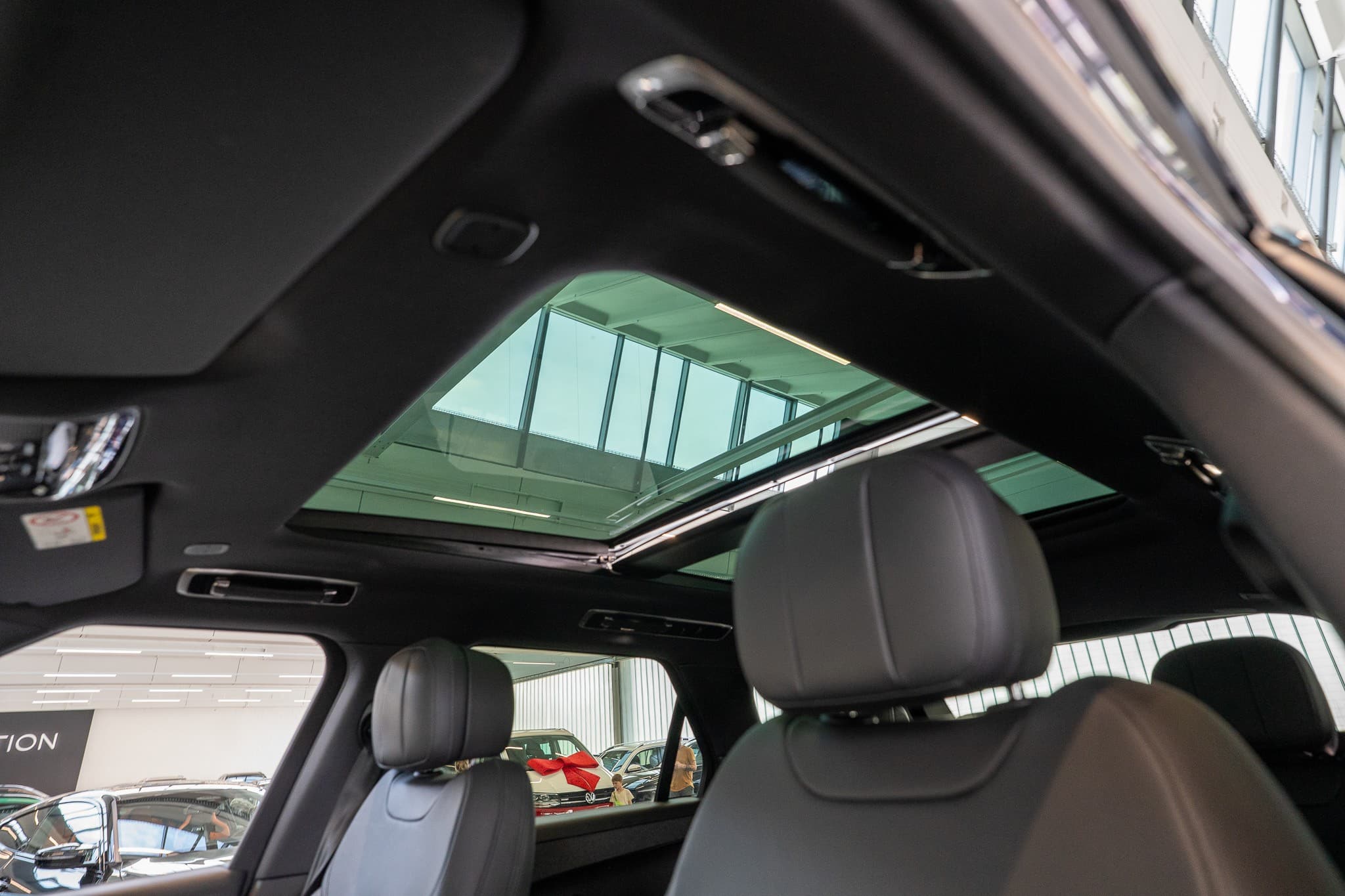 LAND ROVER Range Rover Sport 3.0 I6 300 HSE Dynamic - Bild 10