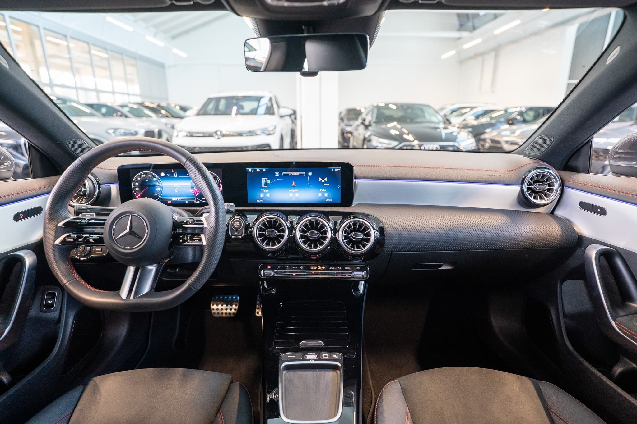 MERCEDES-BENZ CLA 200 AMG Line / Facelift / Rückfahrkamera / Ambientebeleuchtung - Bild 18