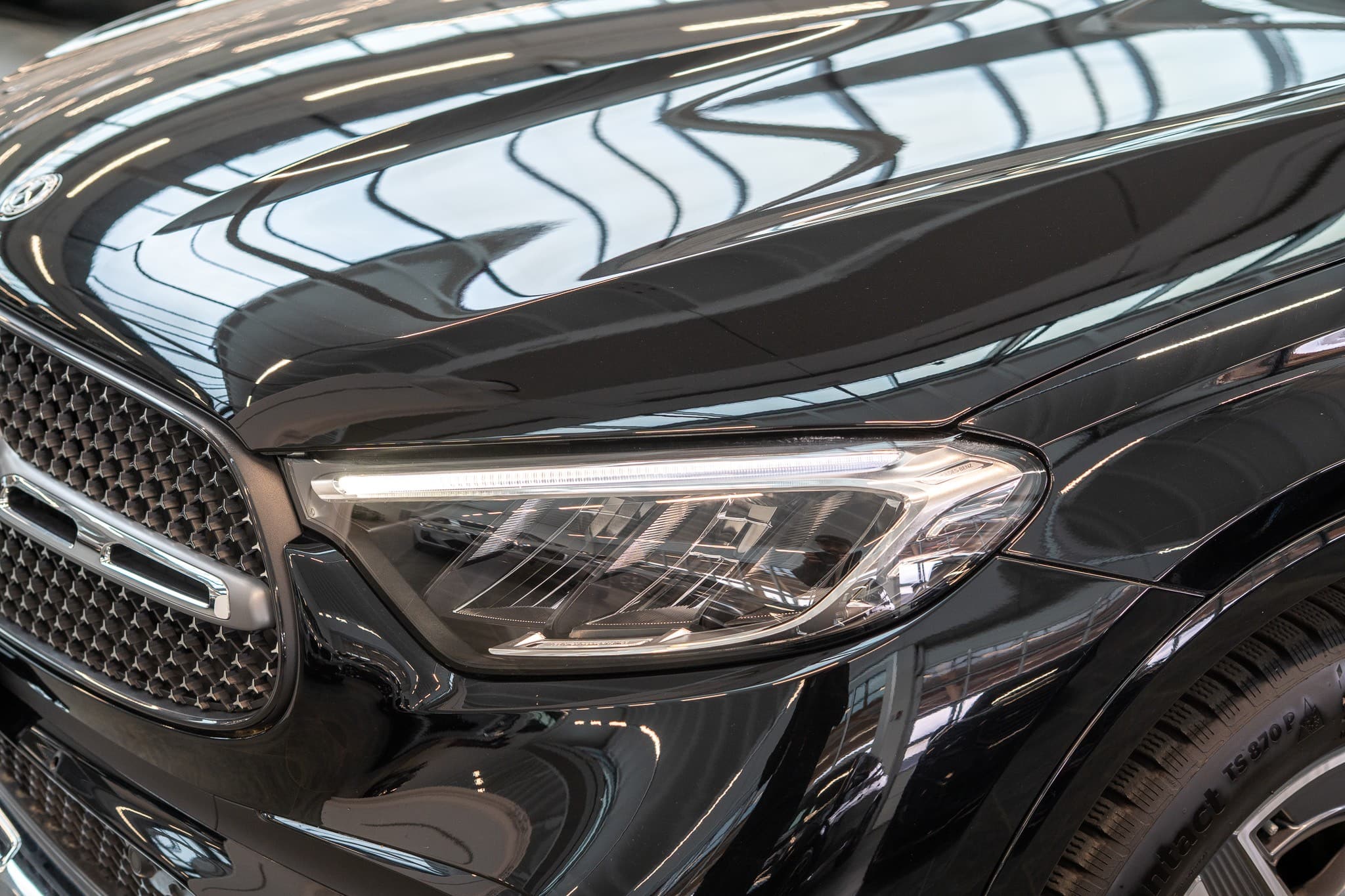 MERCEDES-BENZ GLC 300 d AMG Line 4matic / Rückfahrkamera / el.Sitze / Ambientebeleuchtung - Bild 24