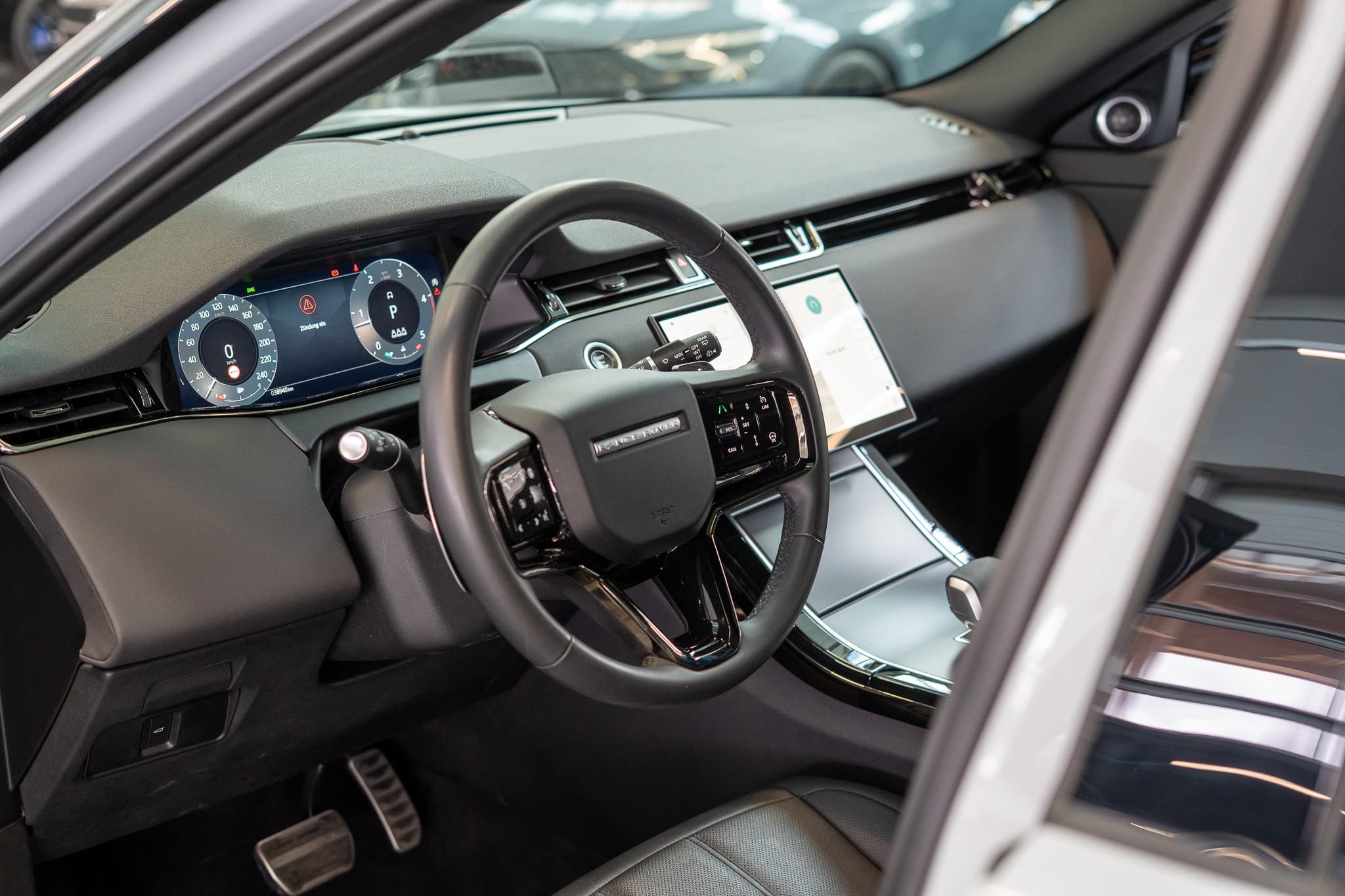 LAND ROVER Range Rover Evoque 2.0 D 200 Dynamic SE / Panorama / Rückfahrkamera / el.Sitze - Bild 12