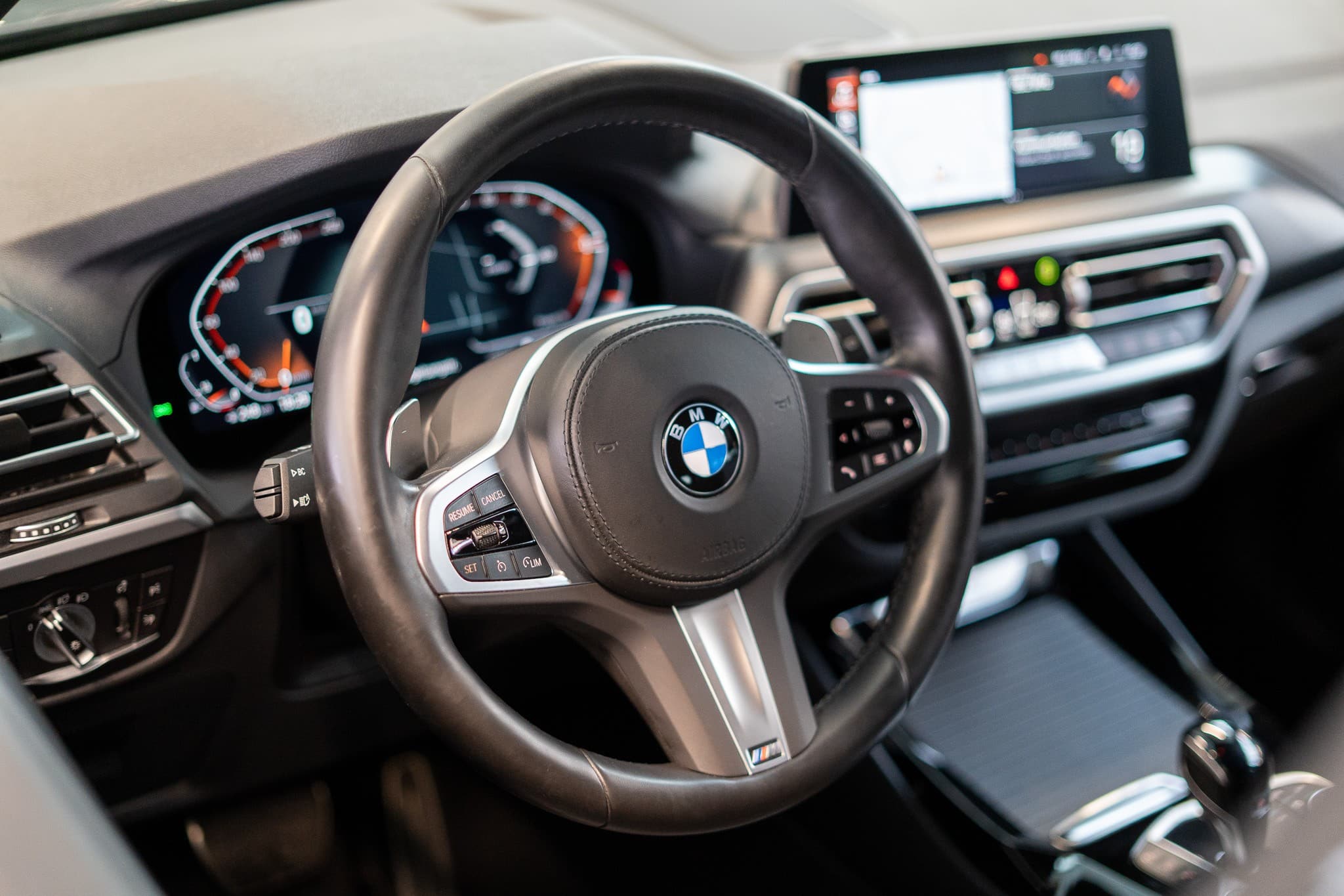 BMW X3 30i xDrive SAG M Sport / CH-Fahrzeug / 360° Kamera / Navi - Bild 8