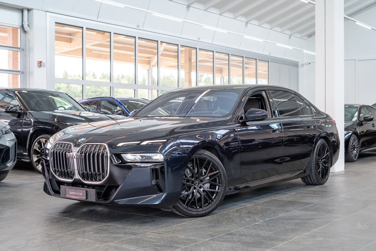 BMW 740d xDrive / Theatre Screen / 360° Kamera / Bowers & Wilinks / Head-Up Display