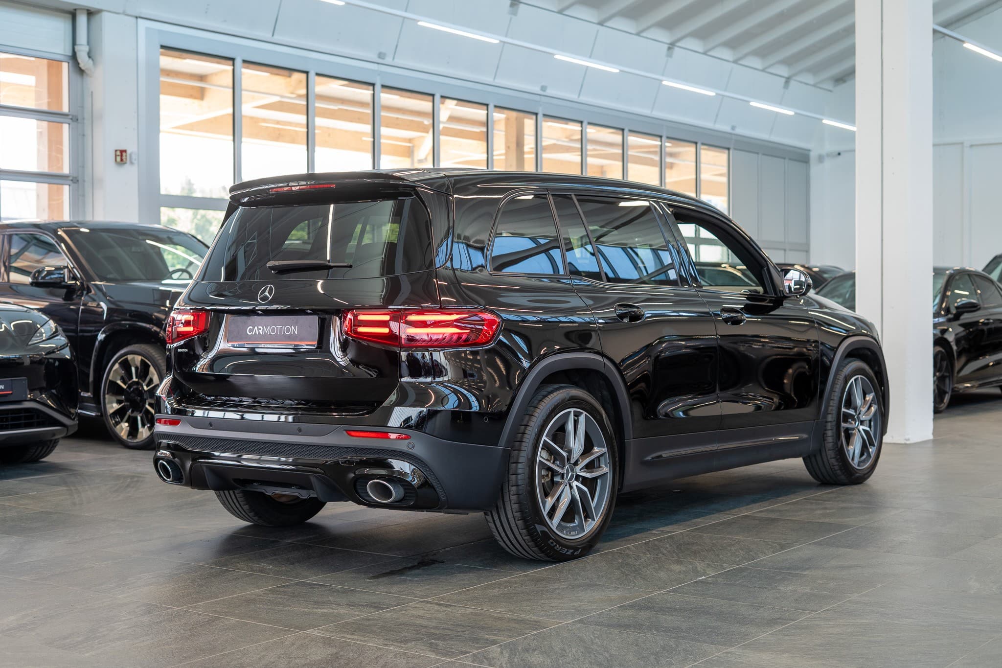 MERCEDES-BENZ GLB 35 AMG 4matic / Facelift / 360°Kamera / AHK - Bild 4