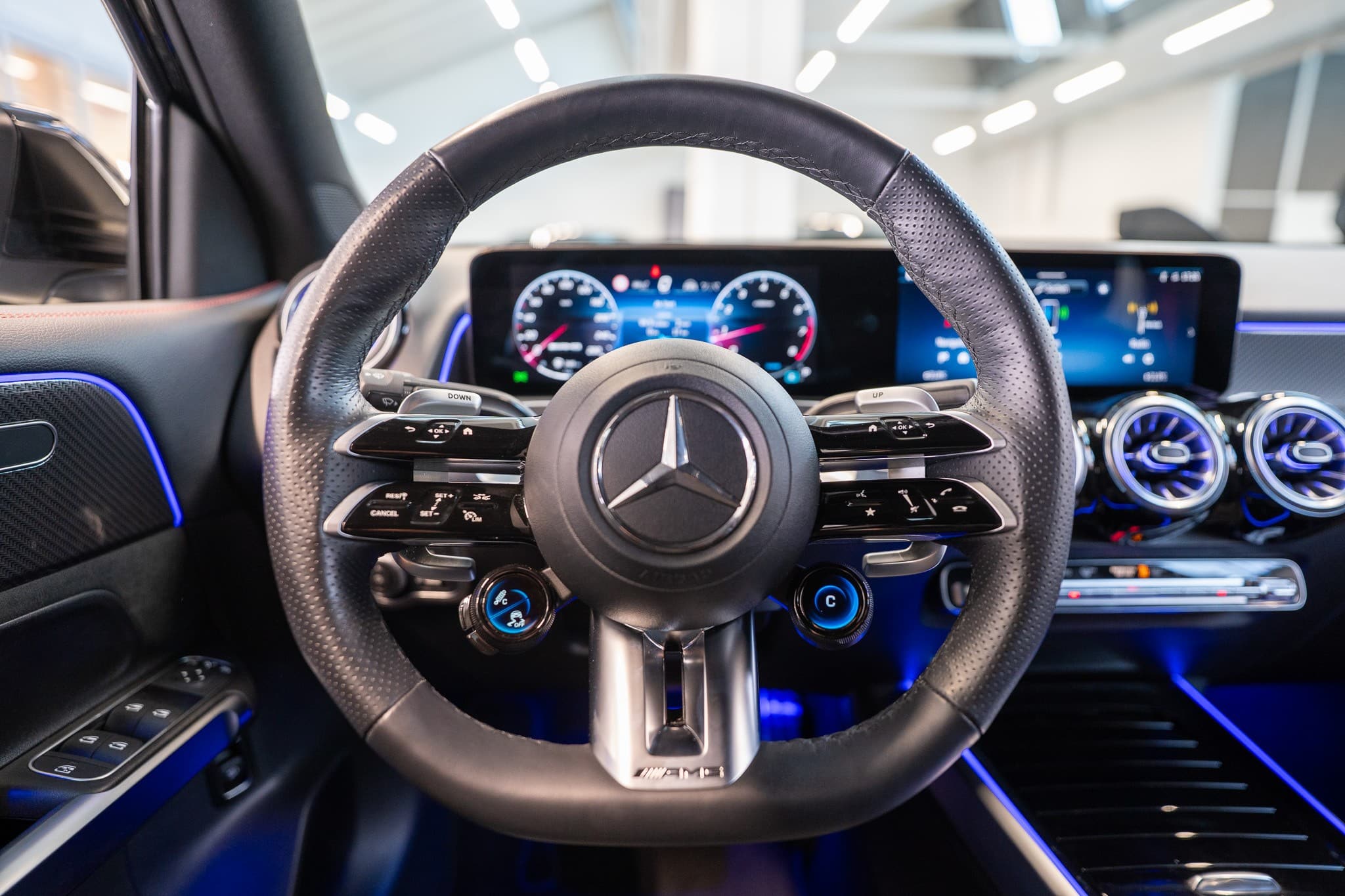 MERCEDES-BENZ GLB 35 AMG 4matic / Facelift / 360°Kamera / AHK - Bild 19