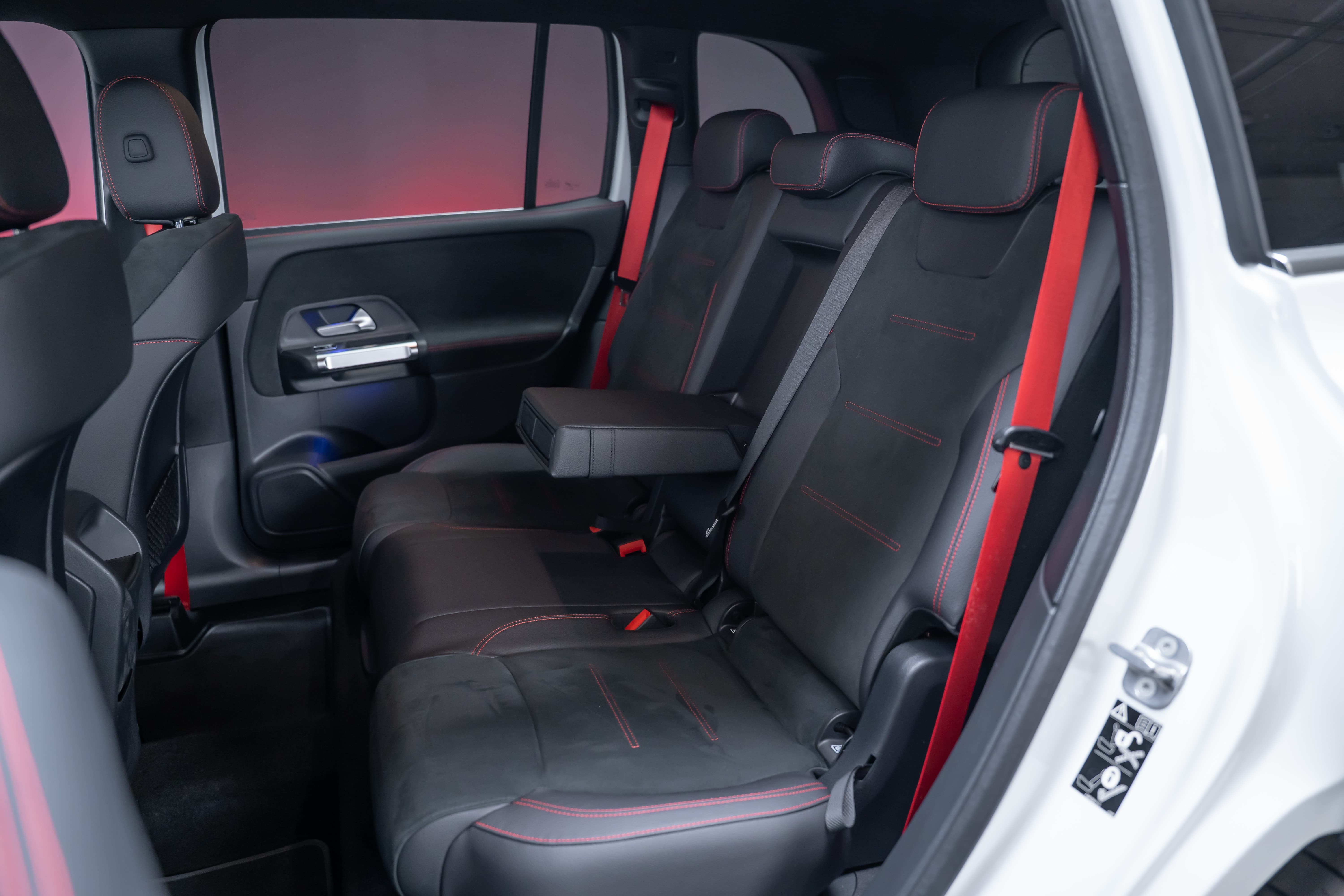 MERCEDES-BENZ GLB 35 AMG 4matic / Facelift / Ambiente-Beleuchtung / Rückfahrkamera - Bild 19