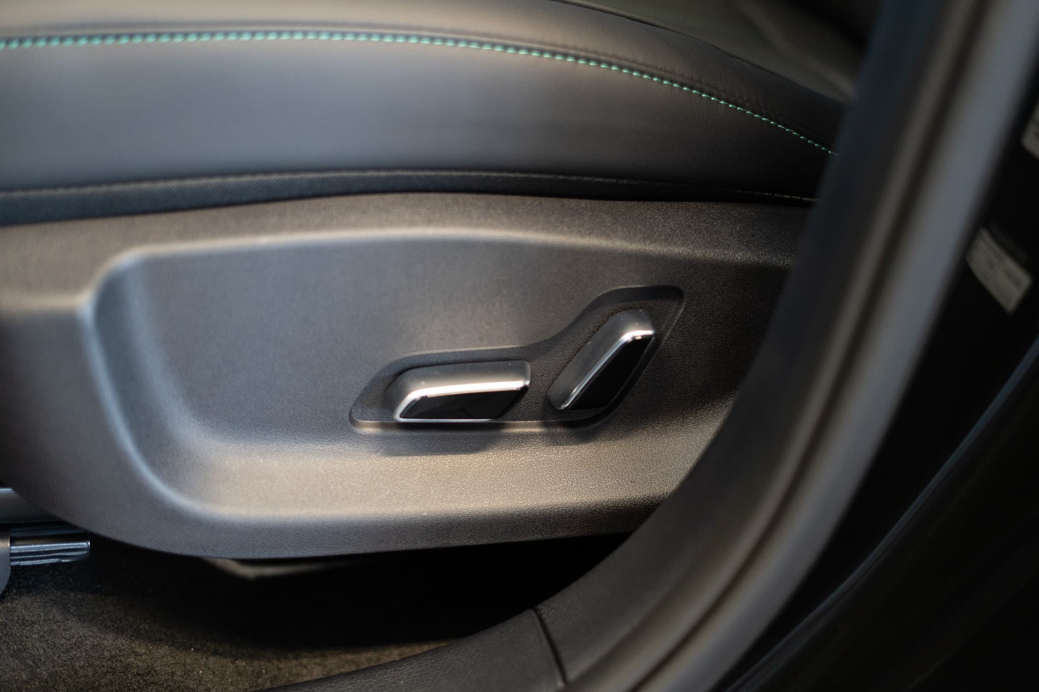 BYD Seal U DM-i Boost / Panorama / Head-Up Display / 360 Kamera - Bild 24