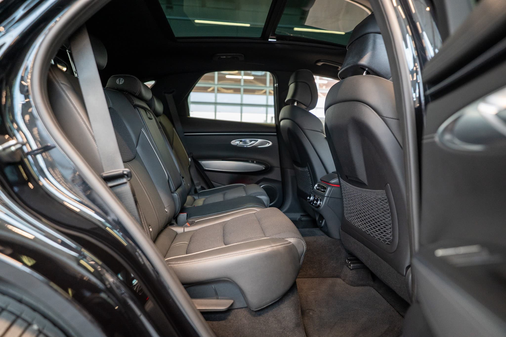 GENESIS GV70 2.5T Sport / Panorama-Glasdach / Massagesitz / 360°Kamera - Bild 15