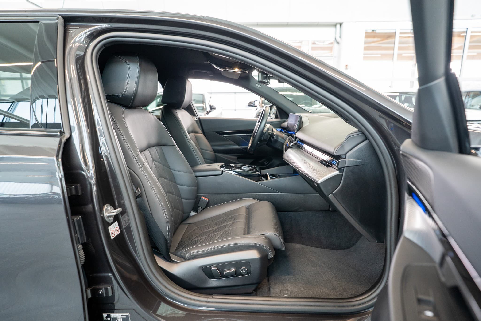 BMW 520d M Sport / Harman/Kardon / Rückfahrkamera / Ambientebeleuchtung - Bild 15