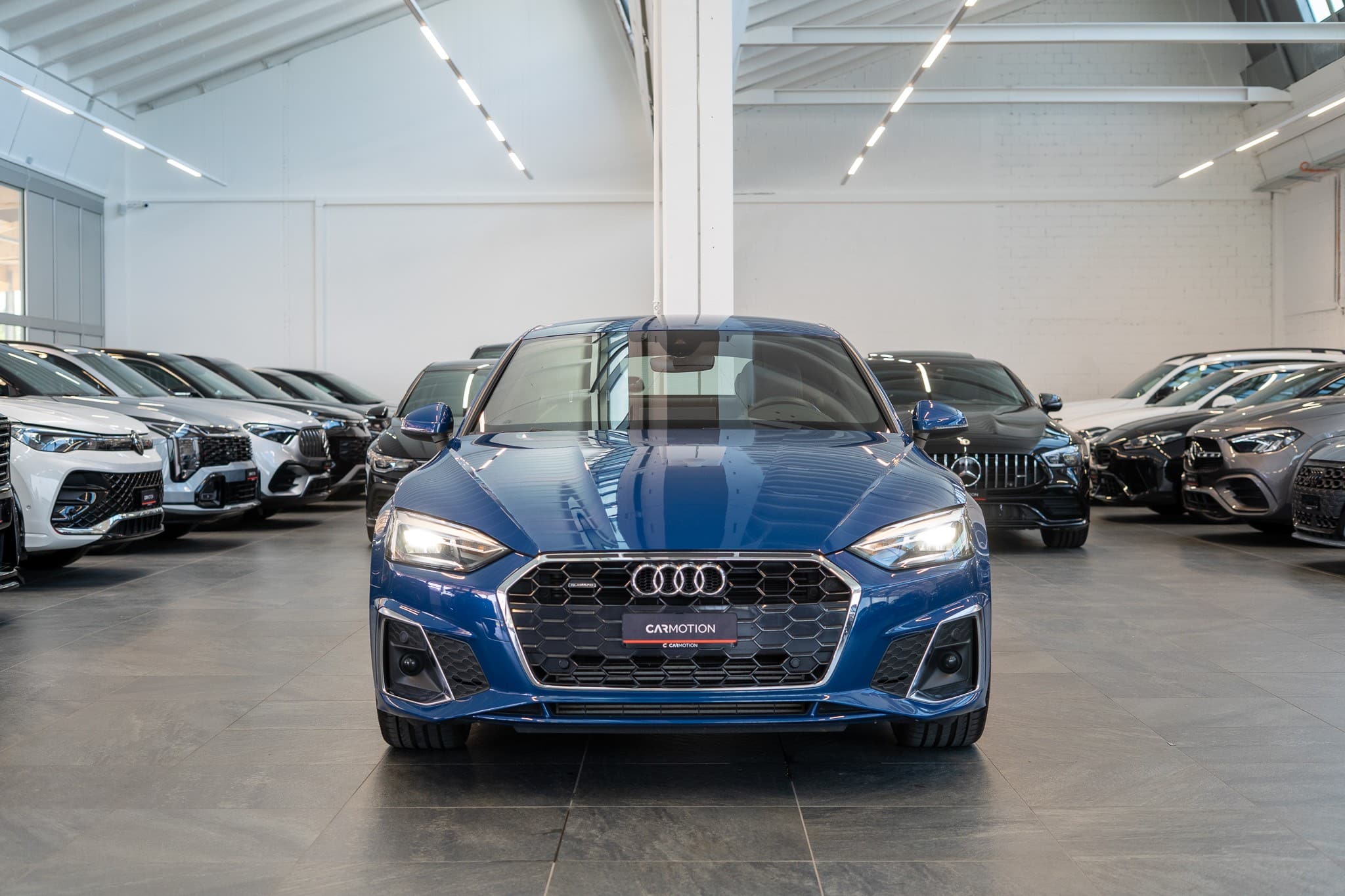AUDI A5 Sportback 2.0 45 TFSI S Line quattro S-Tronic S-Line / 3-Zonen Klima-Automatik / Navi - Bild 2