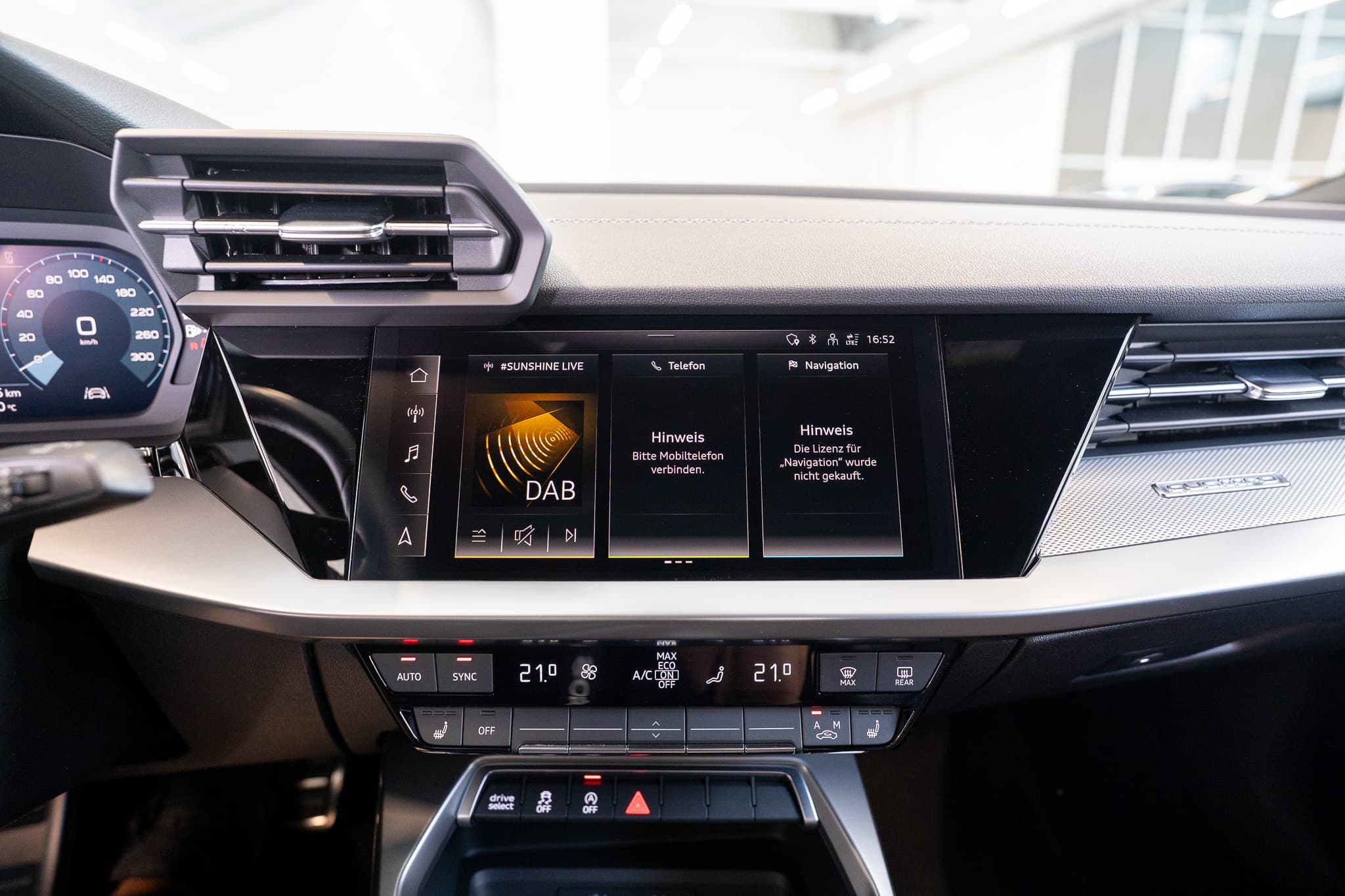 AUDI S3 Limousine 2.0 TFSI quattro S-Tronic / Sportsitze / Abstand-Tempomat / Virtual Cockpit - Bild 19