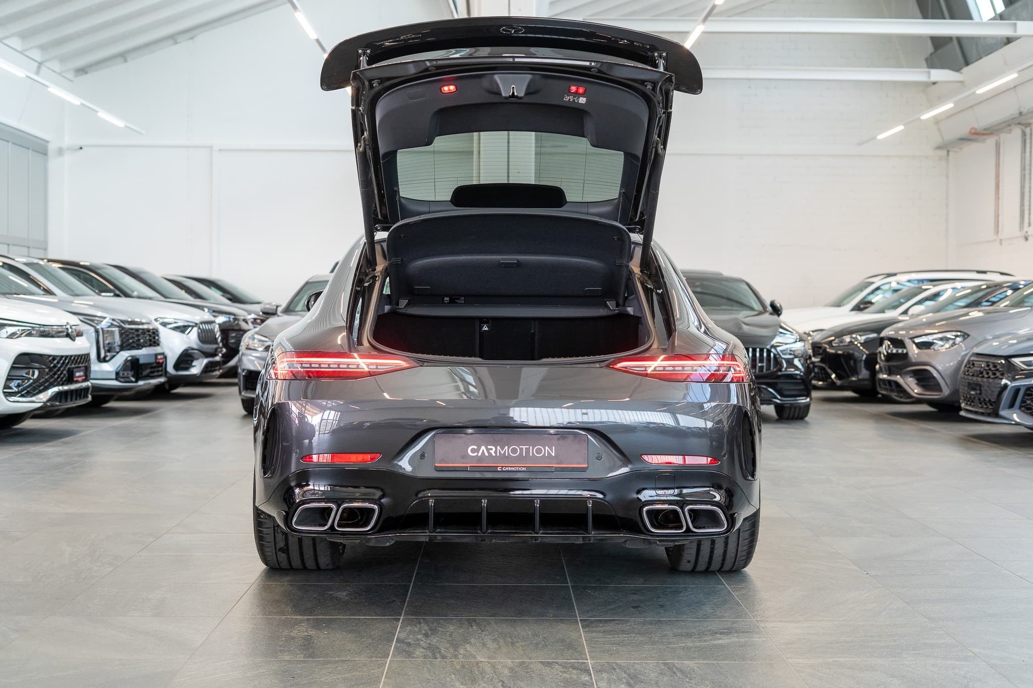 MERCEDES-BENZ AMG GT 63 4matic+ / Panorama-Schiebedach / Head-Up Display / Burmester - Bild 6
