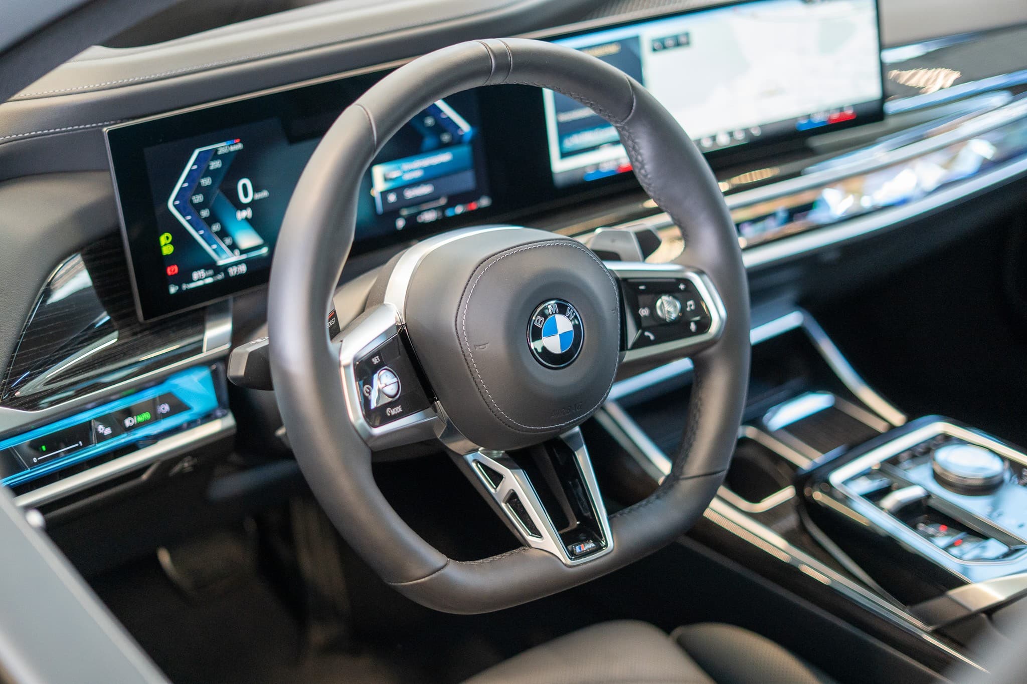 BMW 740d xDrive M Sport / Theatre Screen / Sky Lounge - Bild 11
