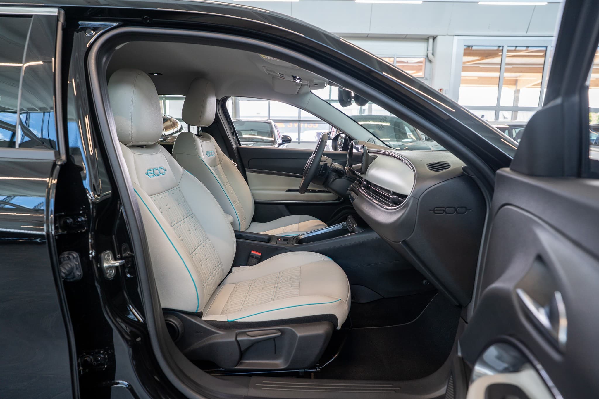 FIAT 600 1.2 Hybrid La Prima / Leder Sitze / Navi - Bild 17