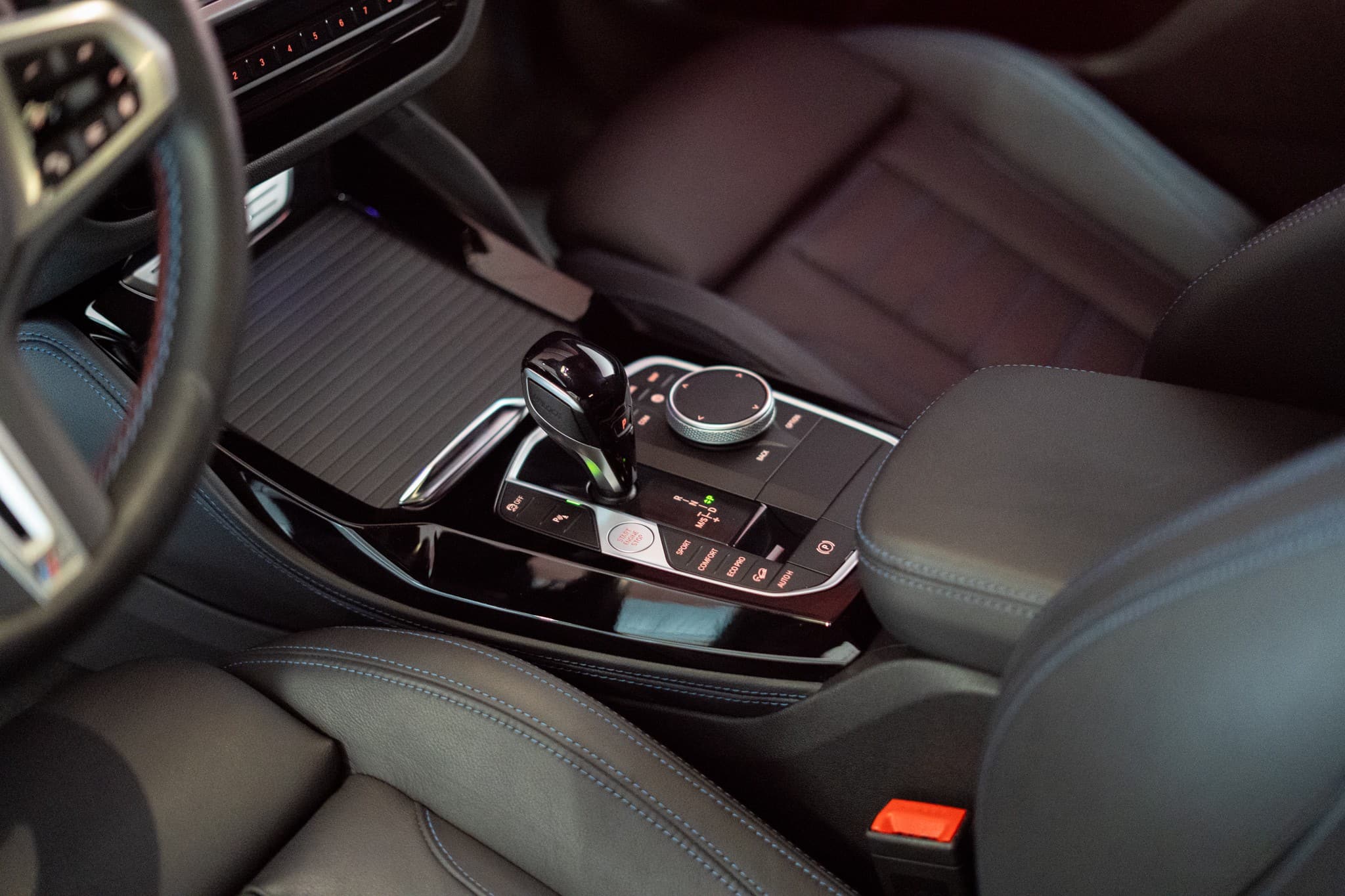 BMW X4 M40d / Rückfahrkamera / HeadUp / AHK - Bild 13