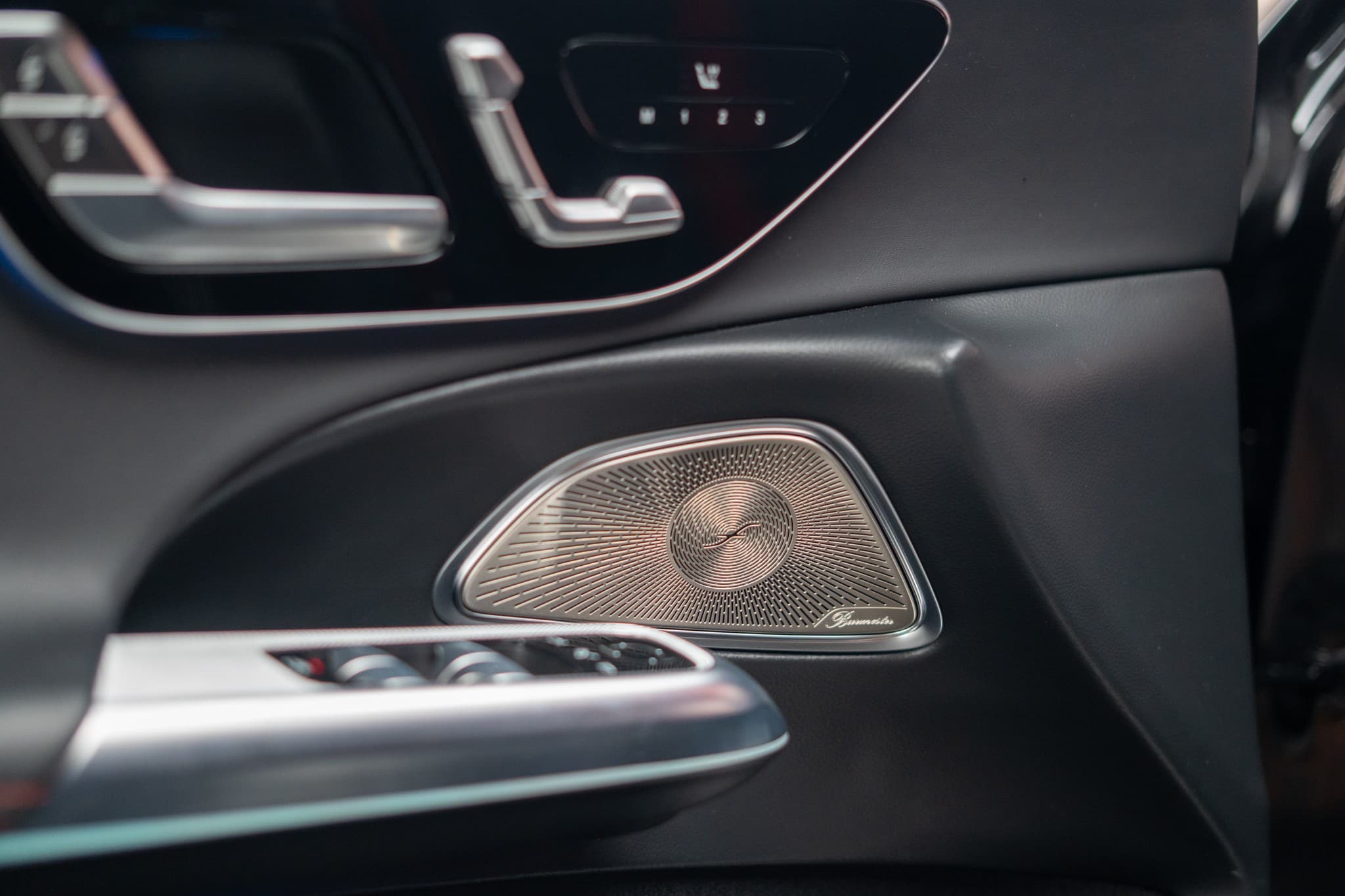MERCEDES-BENZ E 53 Hybrid AMG 4matic+ / Beleuchteter Kühlergrill / Panorama / Burmester - Bild 15
