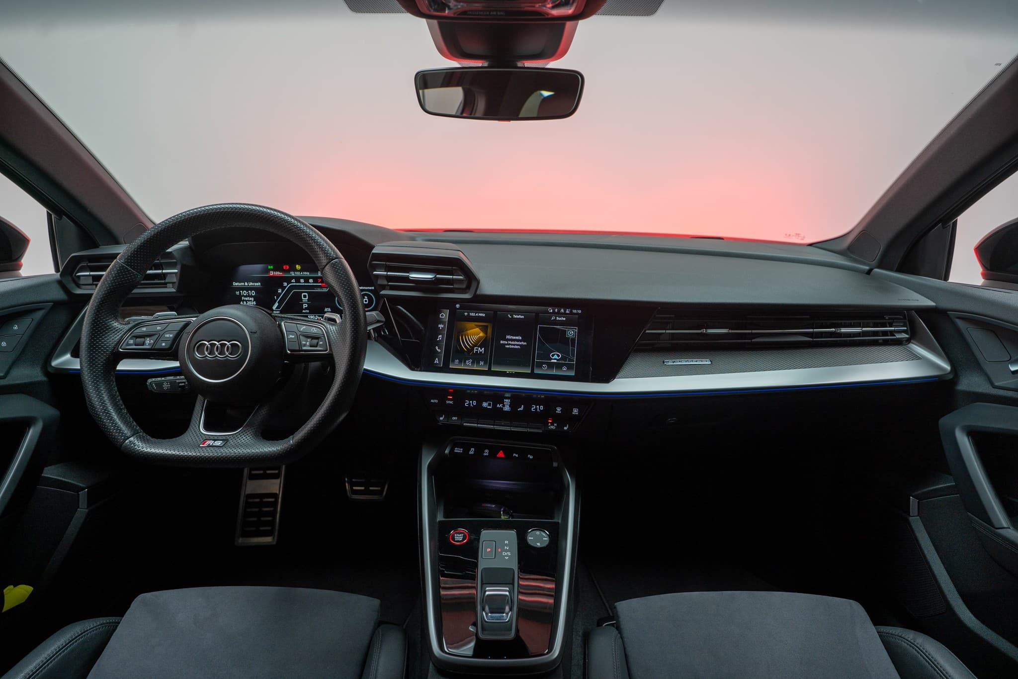 AUDI RS3 Limousine 2.5 TFSI quattro S-Tronic / Rückfahrkamera / Tempomat / Ambientebeleuchtung - Bild 18