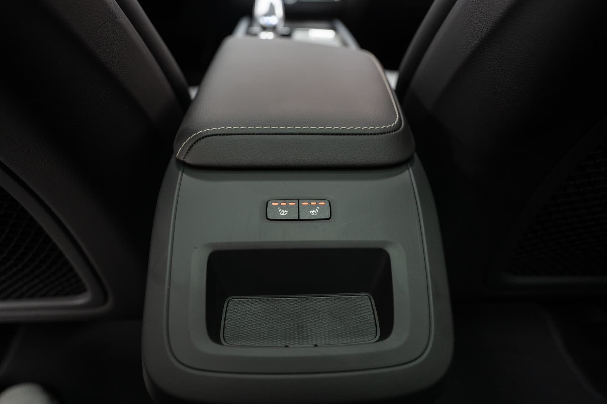 VOLVO XC60 2.0 T8 TE Plus Dark eAWD / Panorama / 360°Kamera / Harman/Kardon / el.Heckklappe - Bild 19