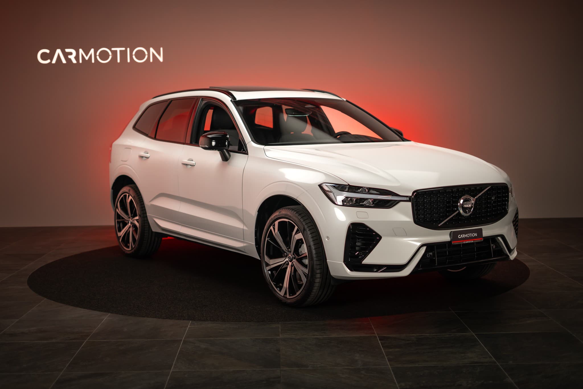 VOLVO XC60 2.0 T8 TE Plus Dark eAWD / Panorama / 360°Kamera / Harman/Kardon / el.Heckklappe - Bild 3