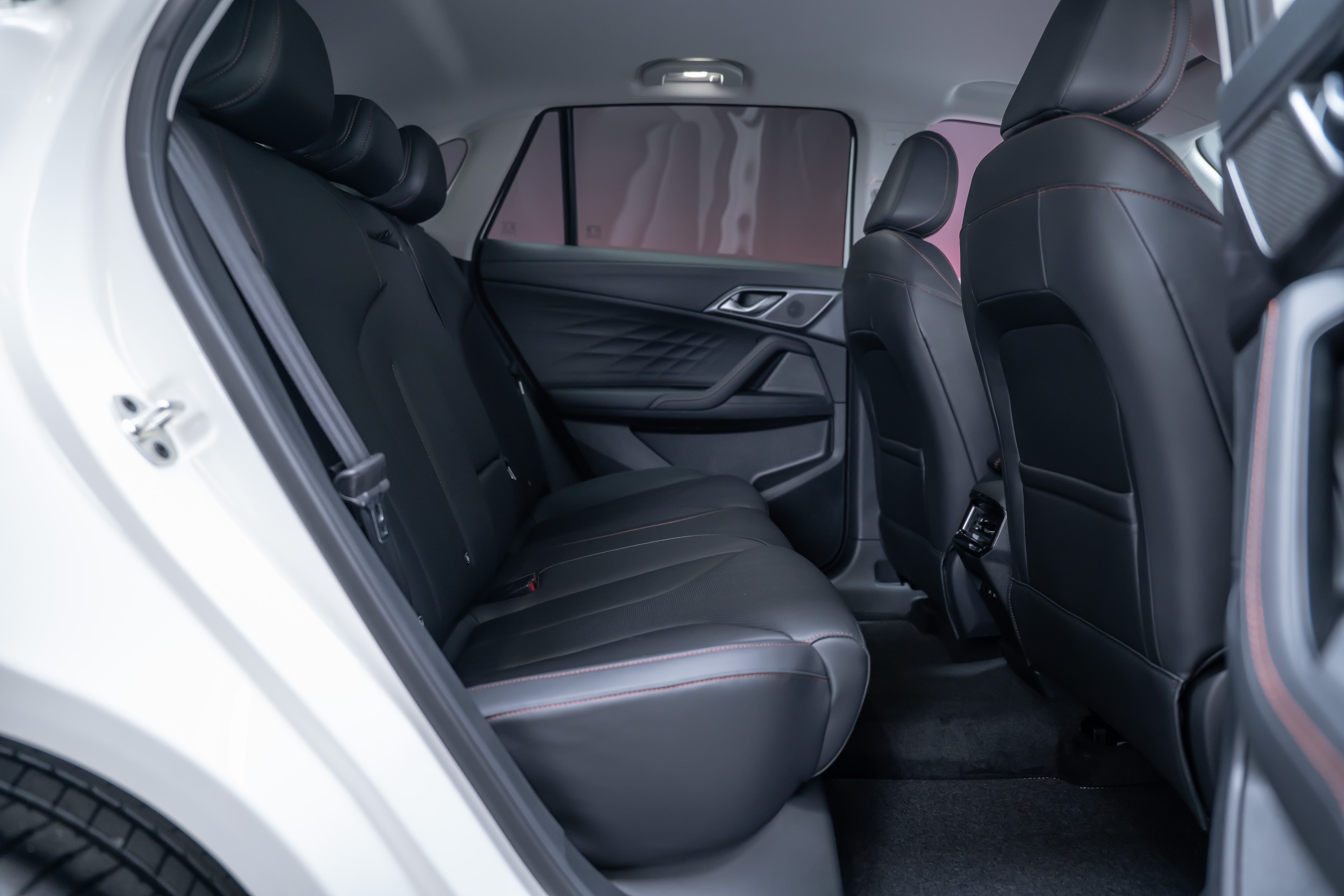 MG HS 1.5 T PHEV Luxury / 360°Kamera / el.Sitze / el.Heckklappe - Bild 19