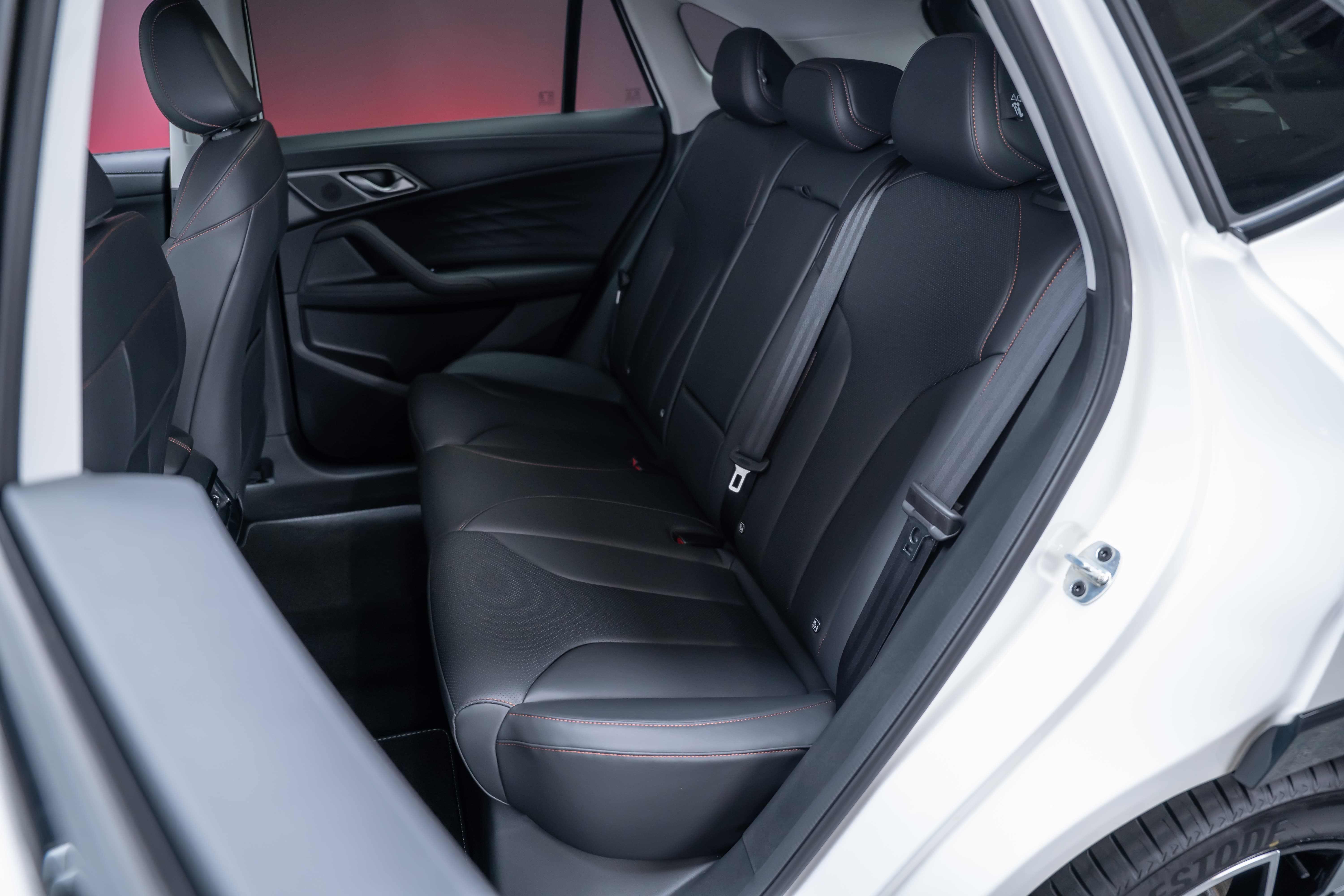 MG HS 1.5 T PHEV Luxury / 360°Kamera / el.Sitze / el.Heckklappe - Bild 18