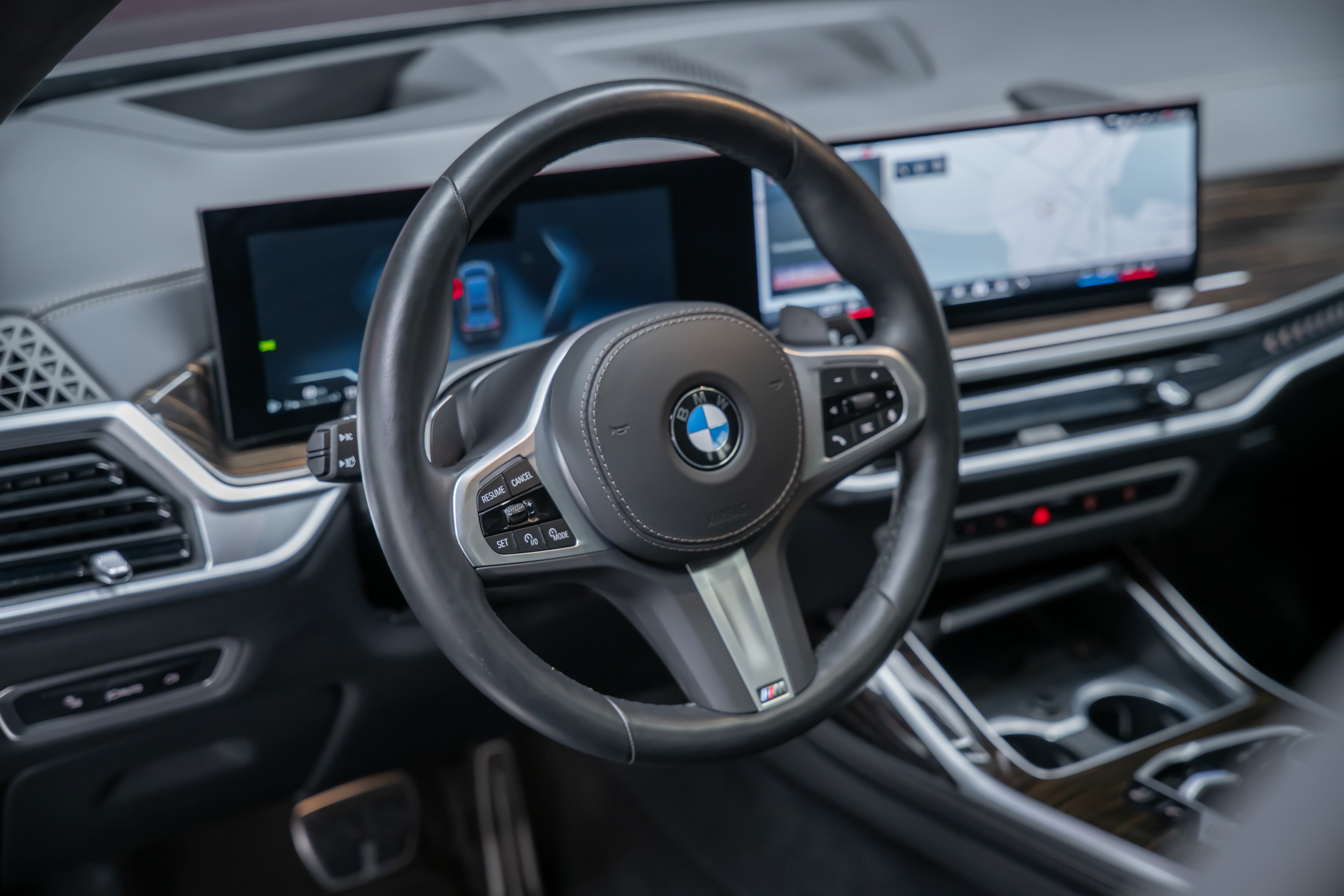 BMW X7 40d xDrive SAG M Sport / Iconic Glow / Panorama-Glasdach / 360°Kamera / - Bild 15