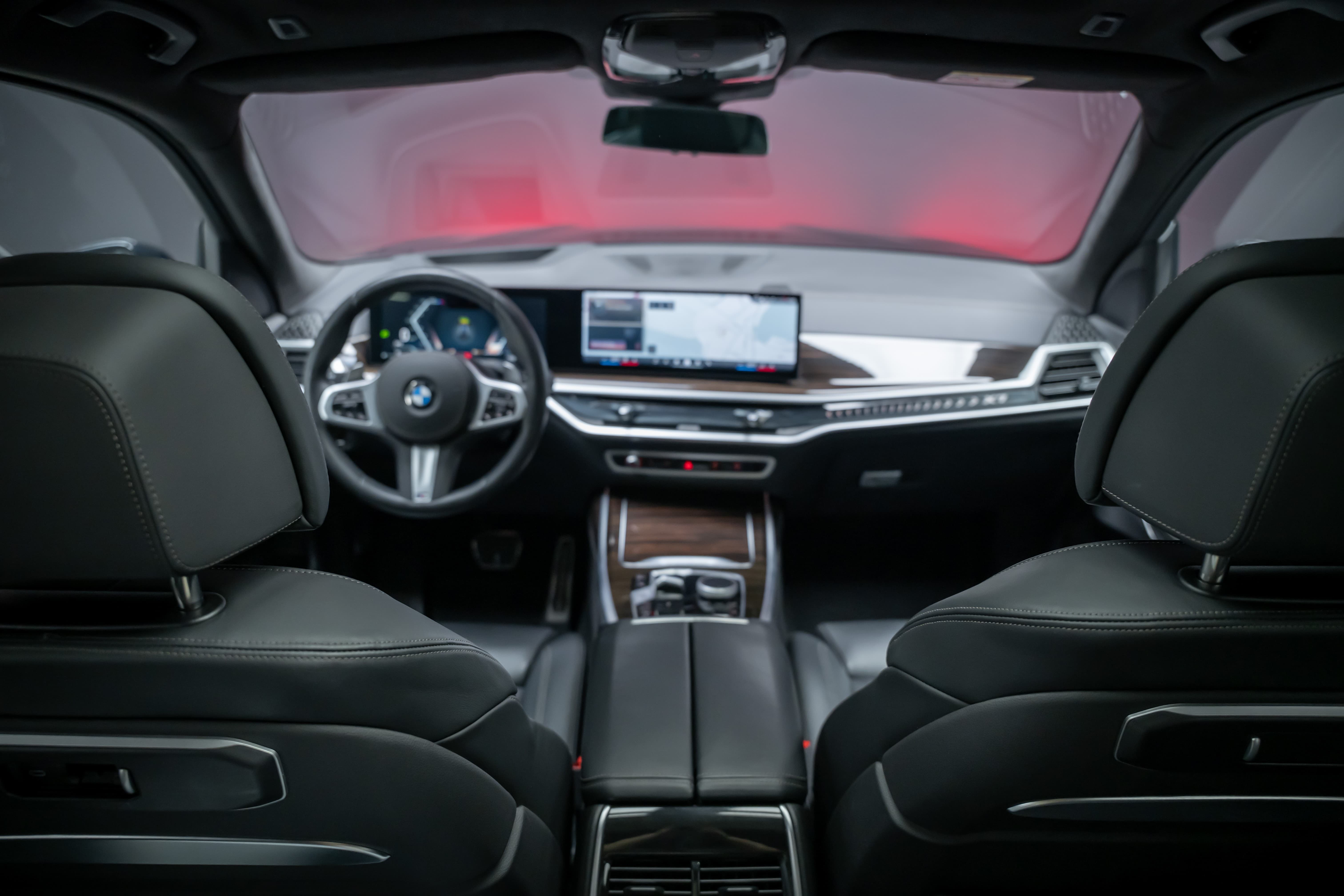 BMW X7 40d xDrive SAG M Sport / Iconic Glow / Panorama-Glasdach / 360°Kamera / - Bild 24
