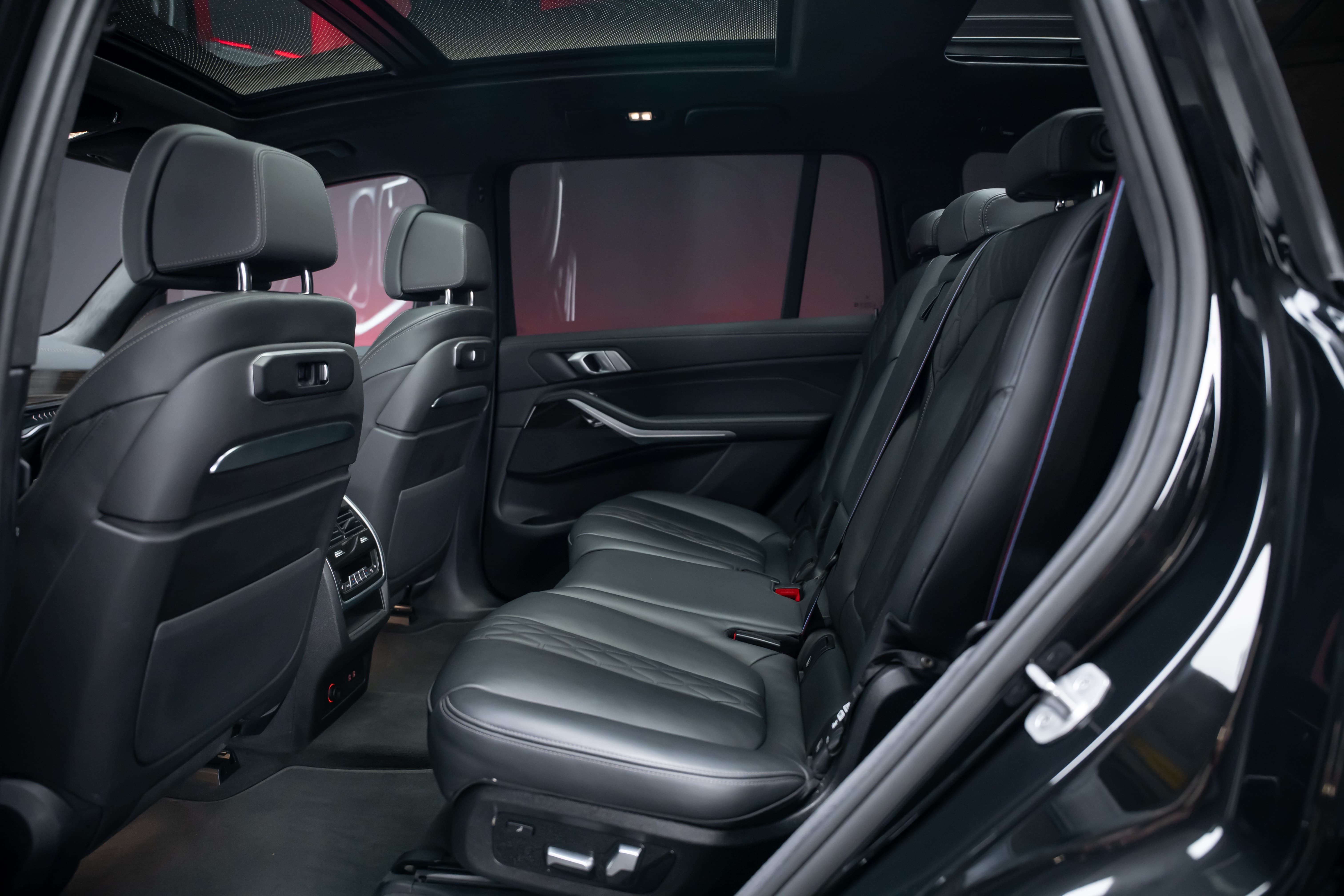 BMW X7 40d xDrive SAG M Sport / Iconic Glow / Panorama-Glasdach / 360°Kamera / - Bild 19