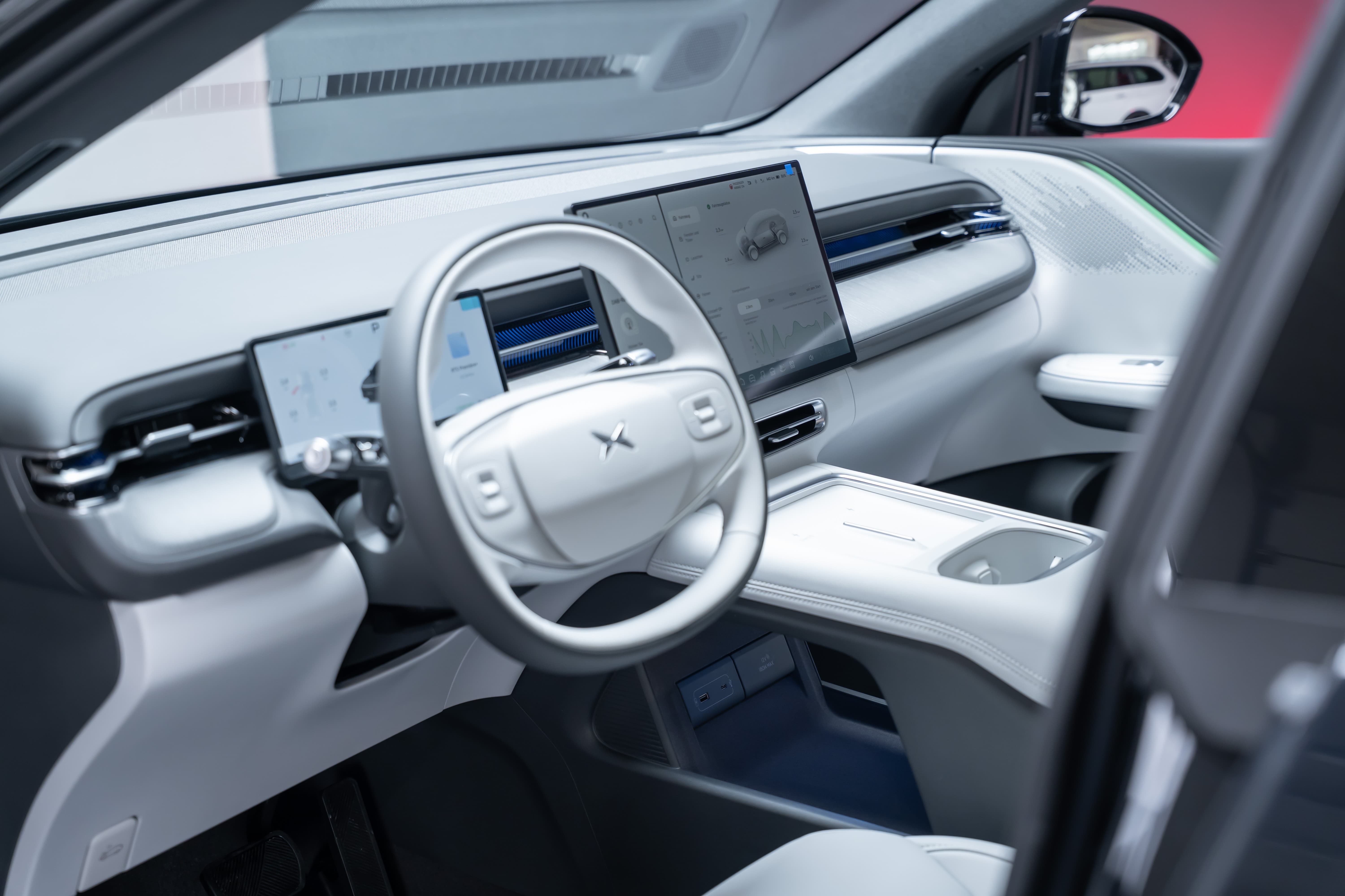 XPENG G6 80kWh Performance AWD / Anhängerkupplung schwenkbar / Panoramadach / 360° Kamera - Bild 13