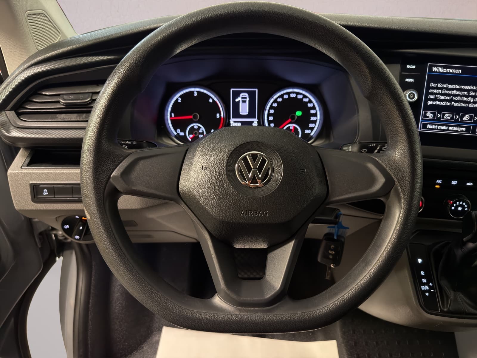 VW T6.1 2.0 TDI DSG Transporter - Bild 11