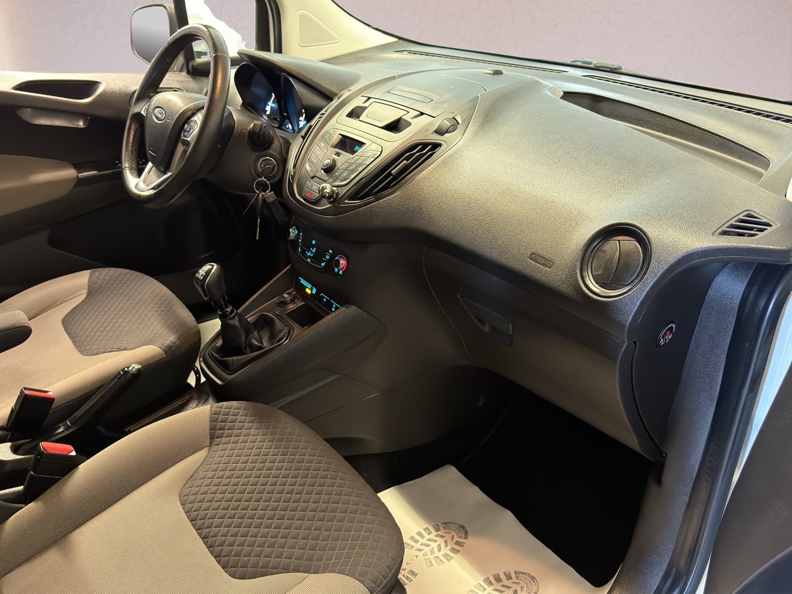 FORD Tourneo Courier 1.0 SCTi Trend - Bild 12