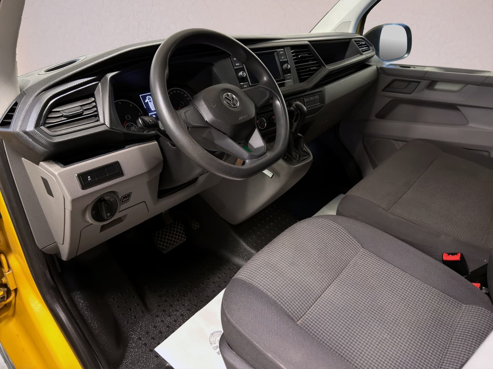 VW T6.1 2.0 TDI DSG Transporter - Bild 4