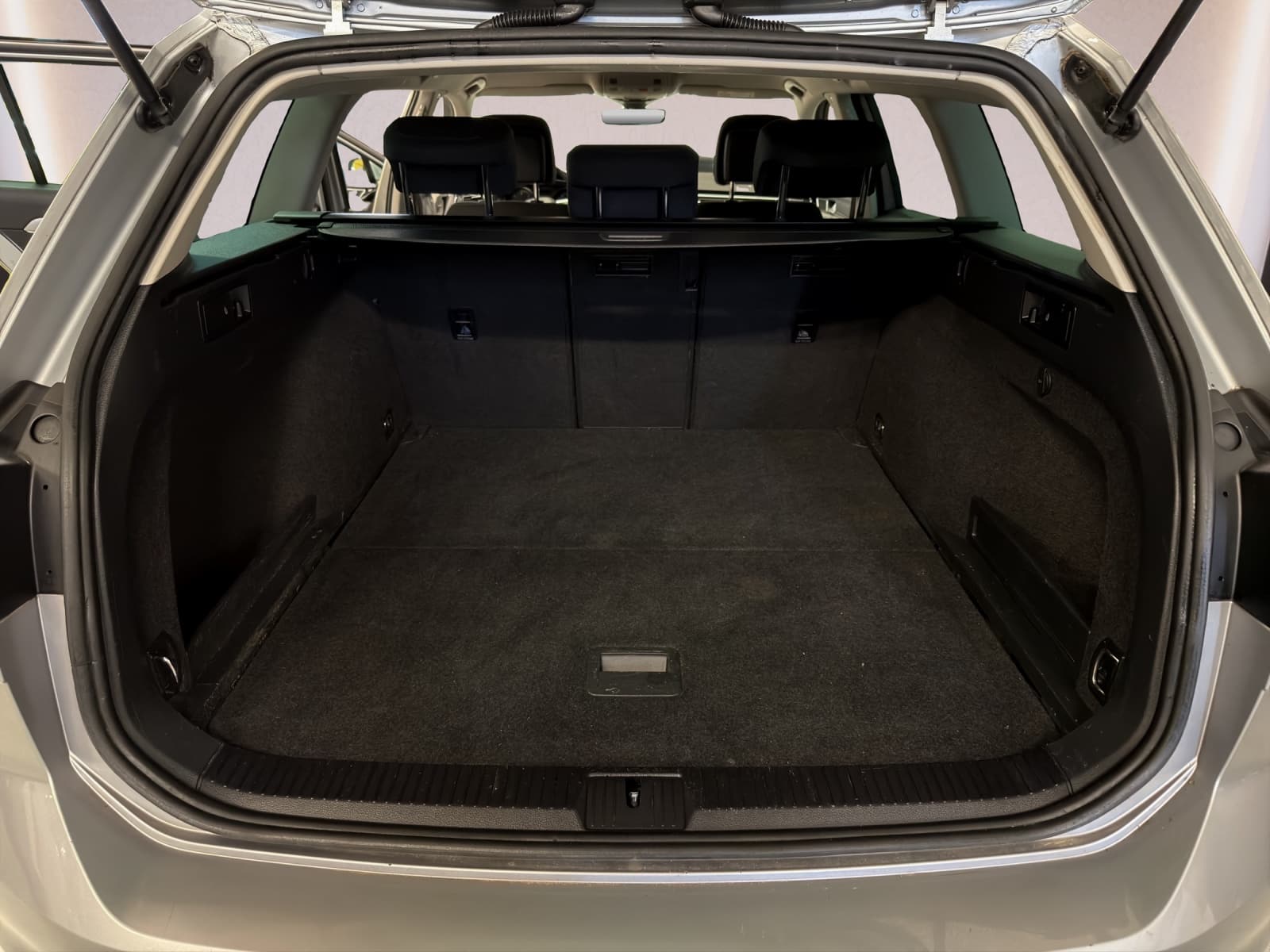 VW Passat Variant 2.0 TDI Business DSG - Bild 17