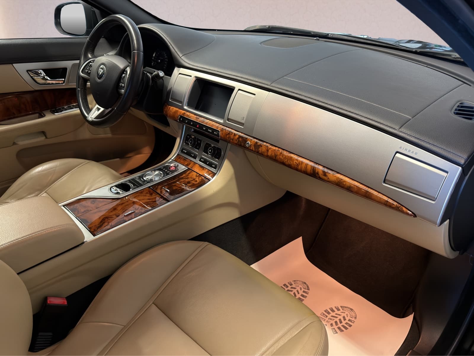 JAGUAR XF 3.0 V6 S/C 4x4 - Bild 13