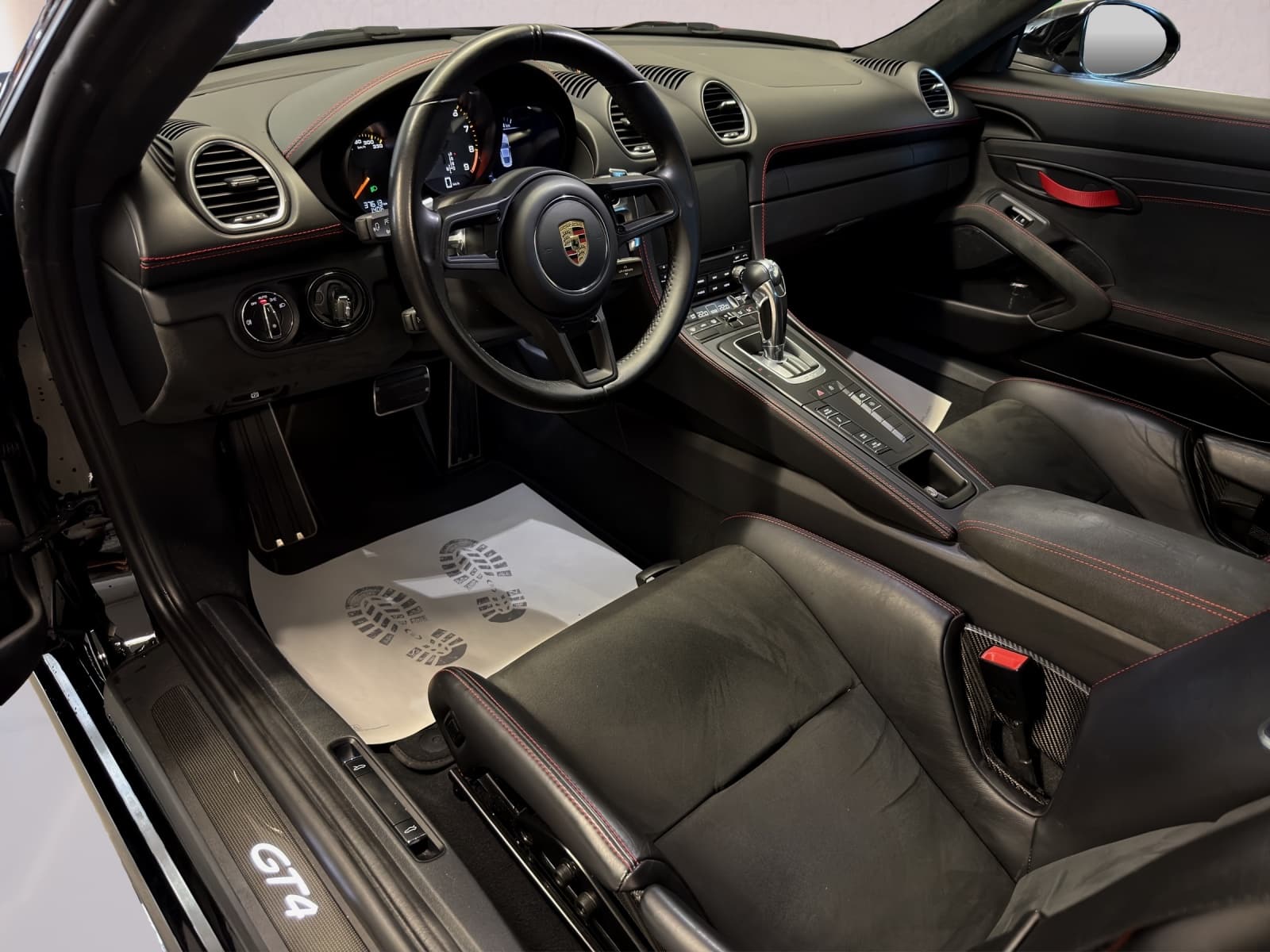 PORSCHE 718 Cayman GT4 PDK - Bild 7