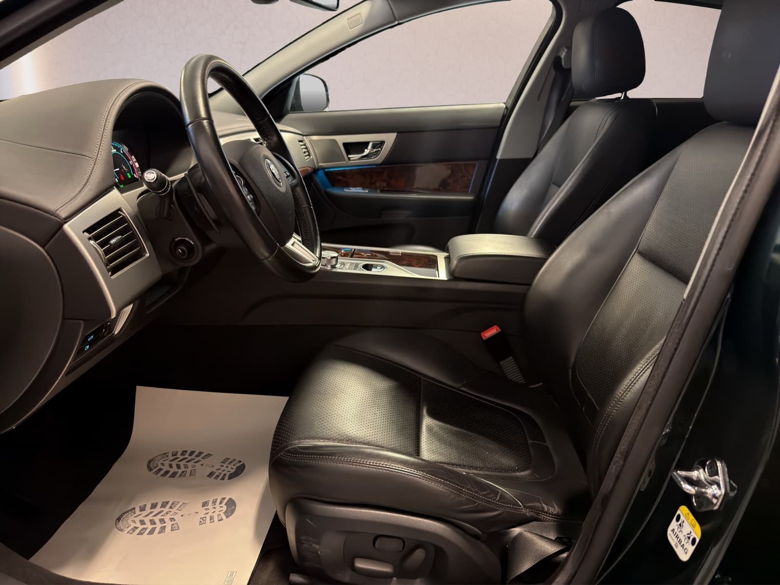 JAGUAR XF 3.0d V6 Luxury - Bild 15