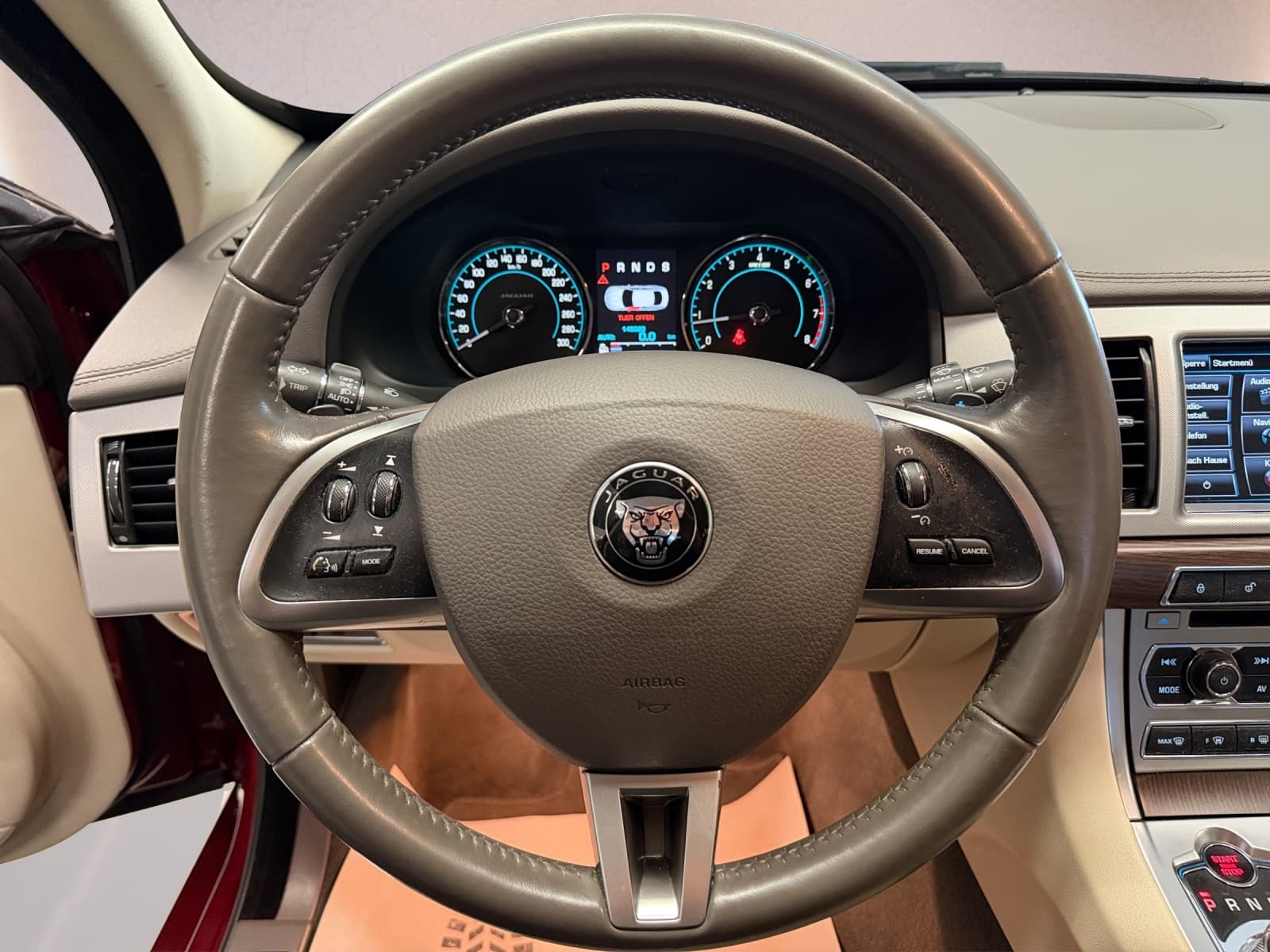 JAGUAR XF 3.0 V6 S/C Premium Luxury 4x4 - Bild 11
