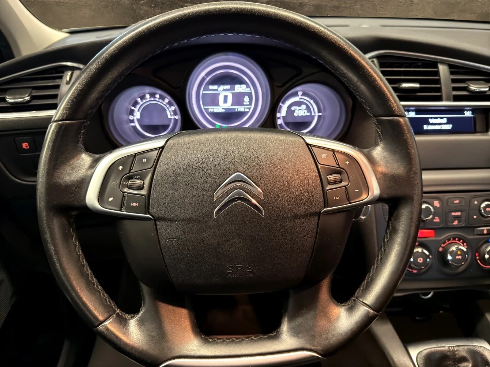 CITROEN C4 1.2 Pure Tech Live Edition - Bild 9