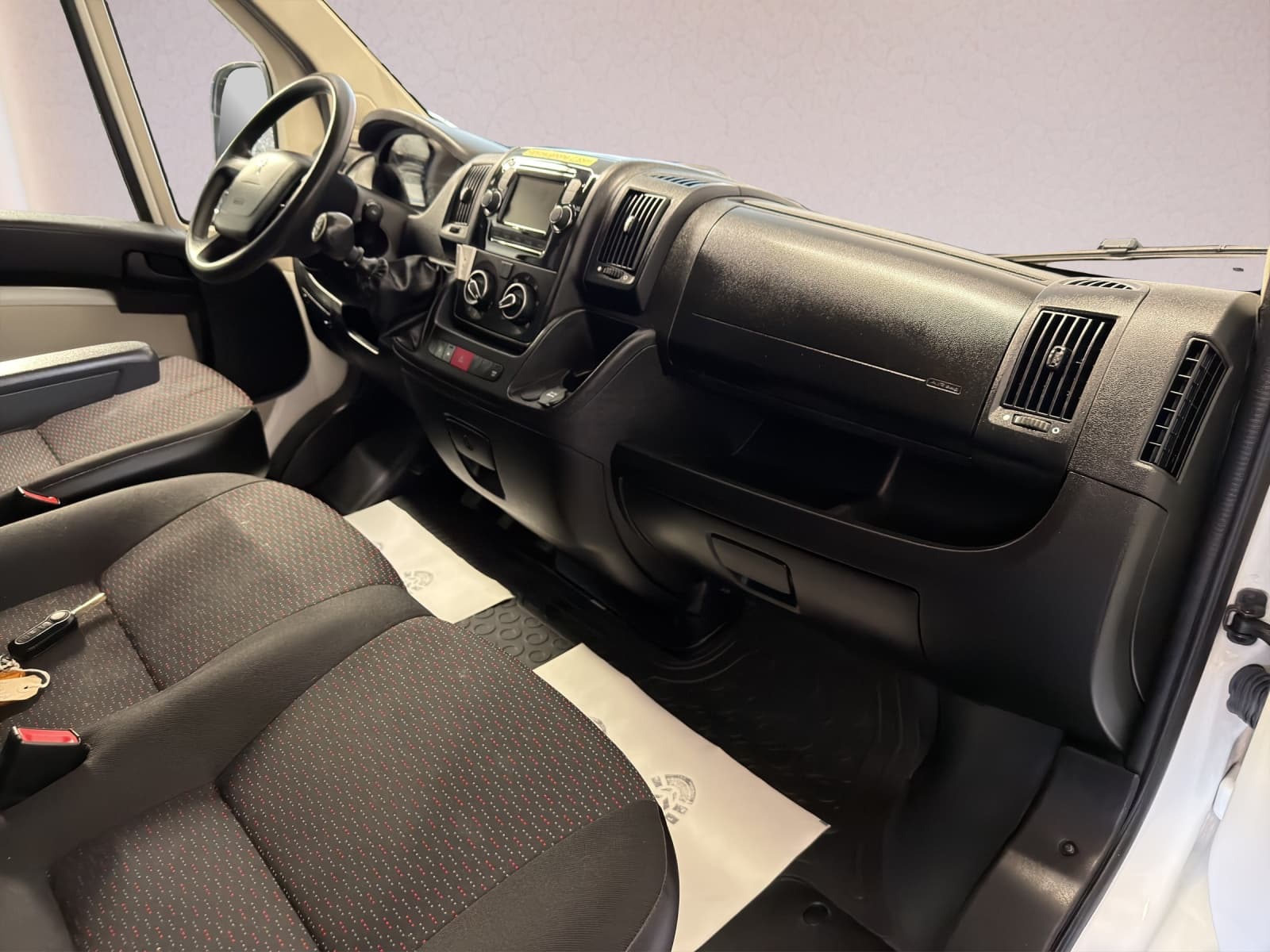 PEUGEOT Boxer 2.0 HDI 335 Active L2H2 *3-Sitzer* - Bild 15